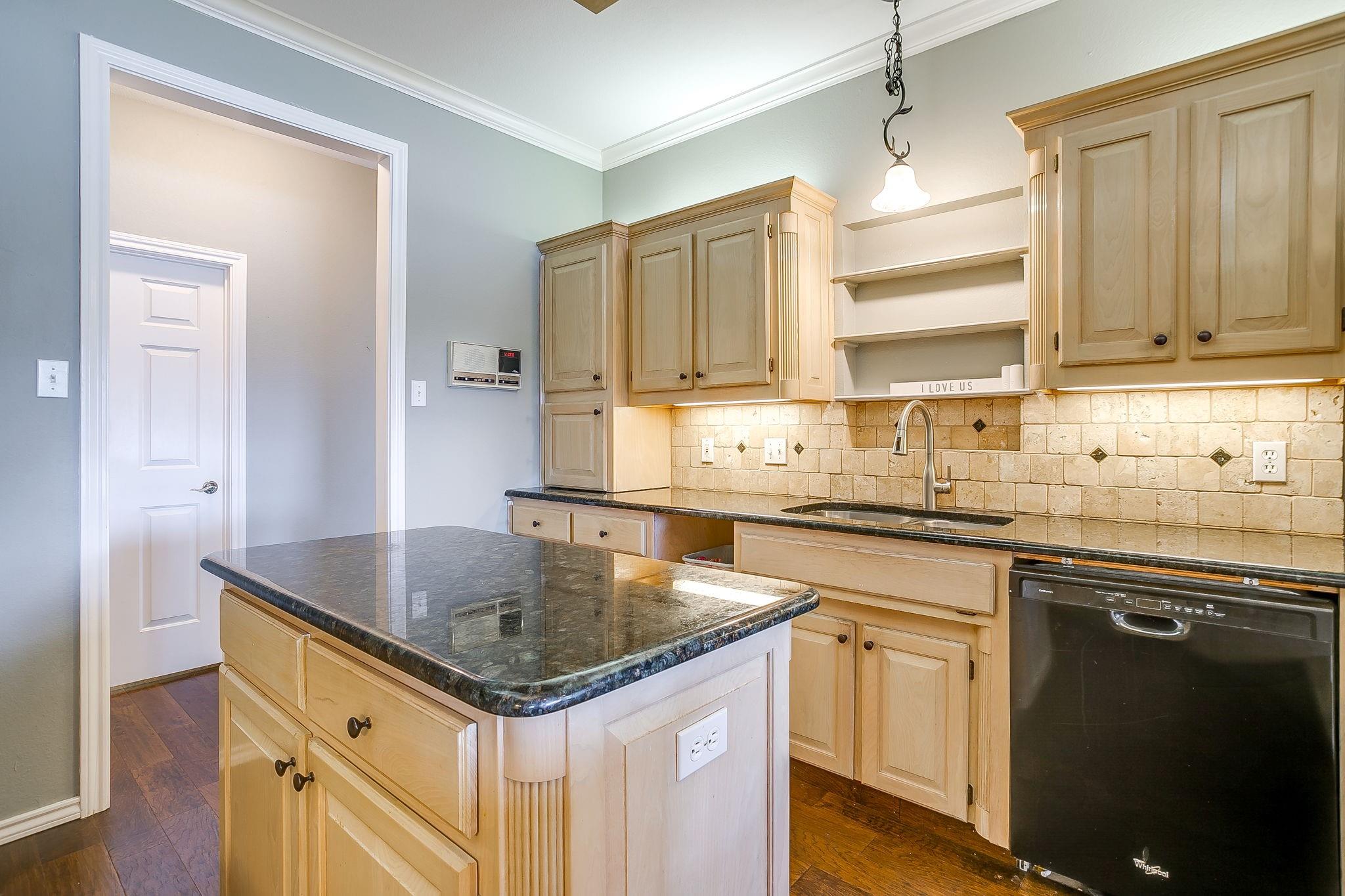 main property photo 9