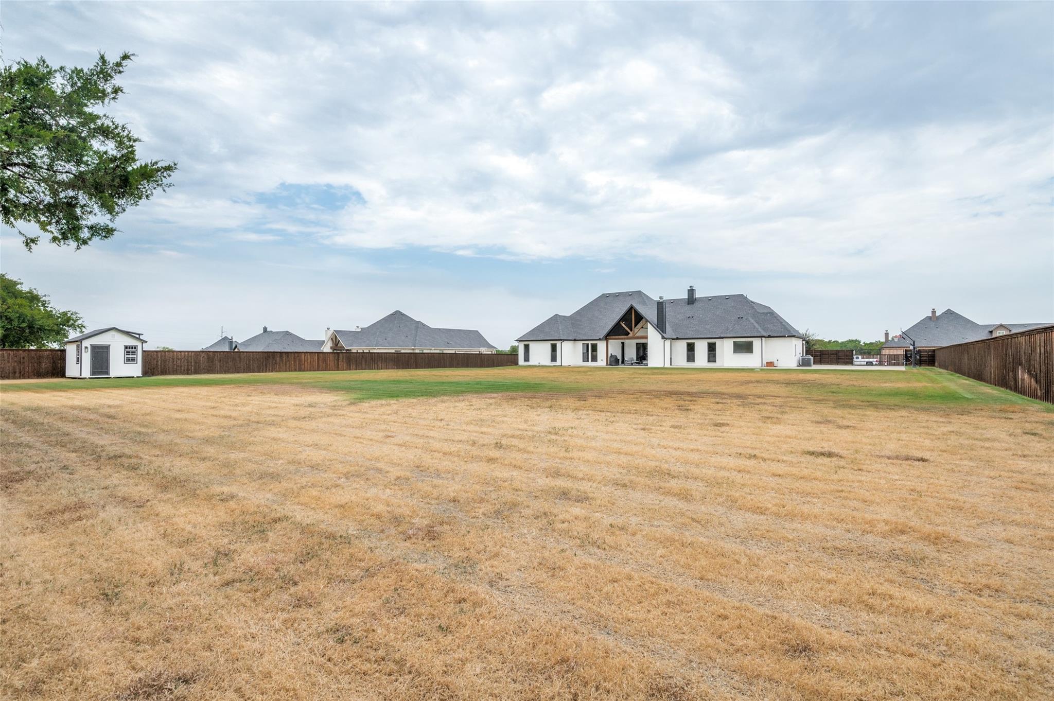 main property photo 24