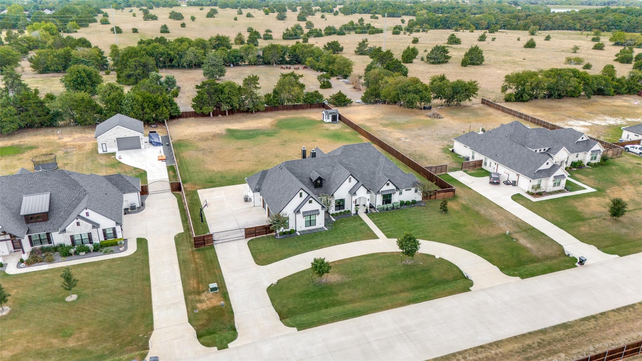 main property photo 26