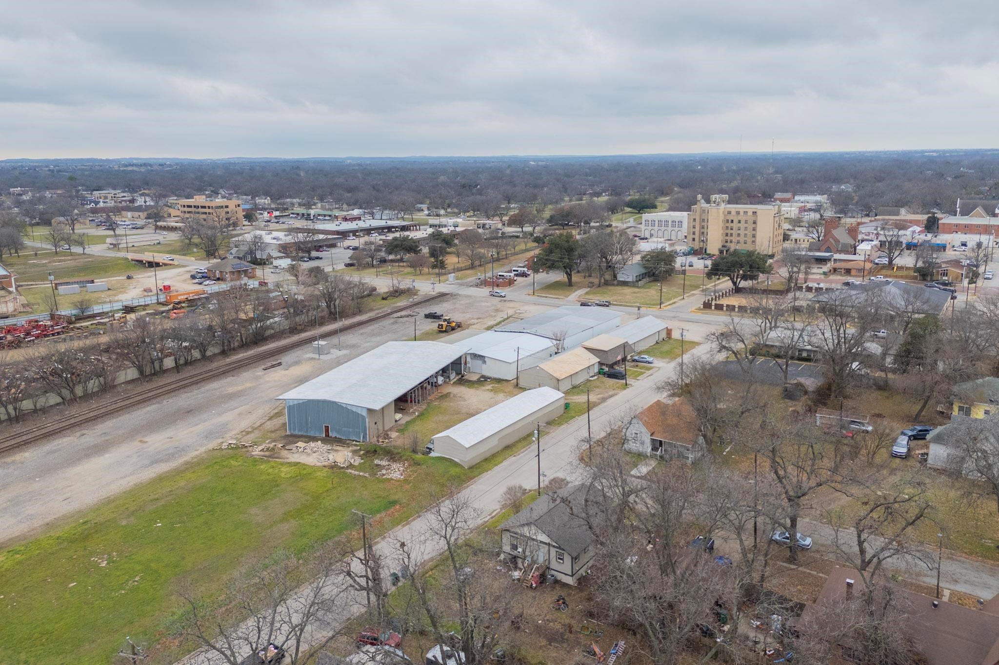 main property photo 36