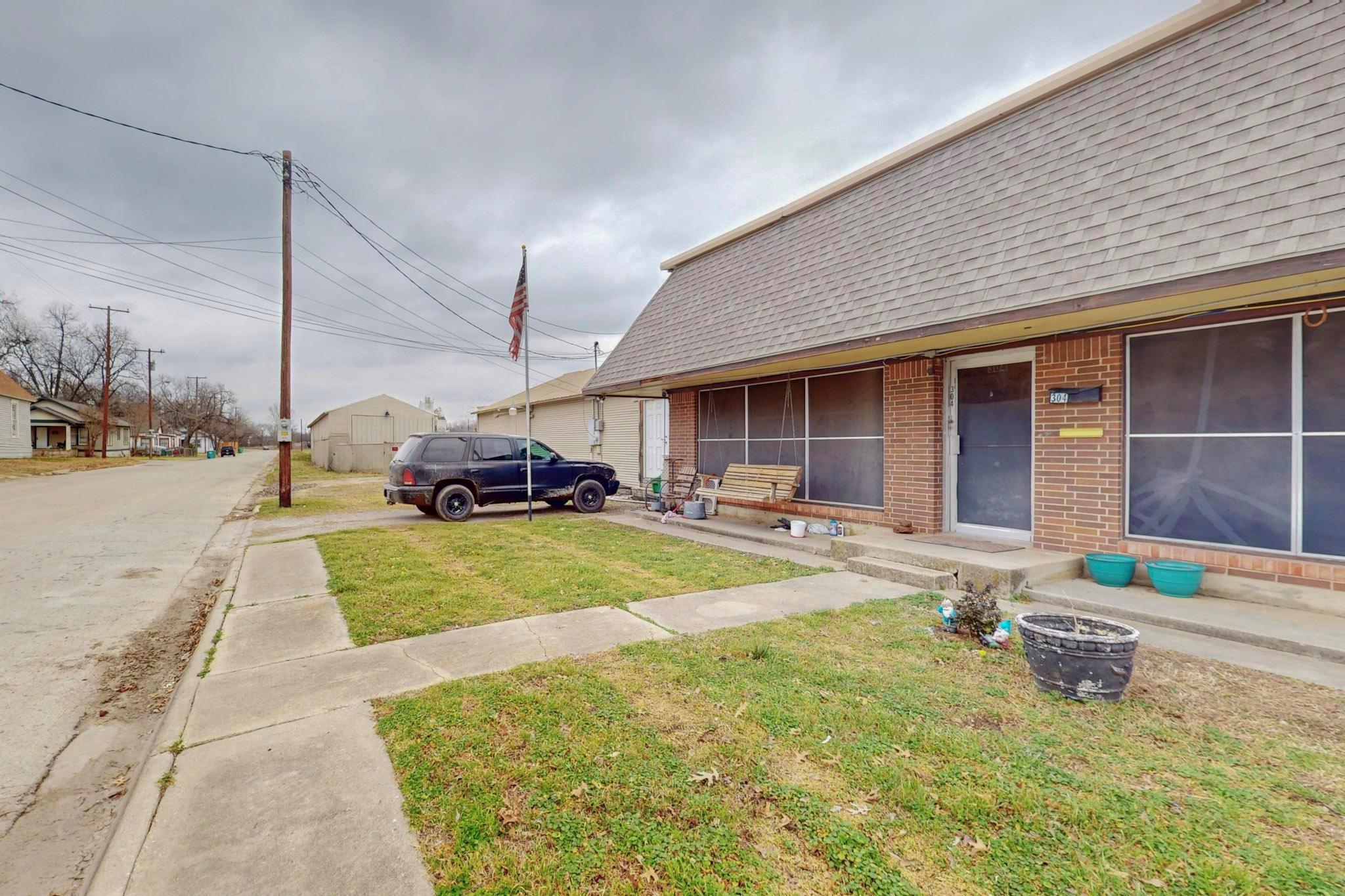 main property photo 6