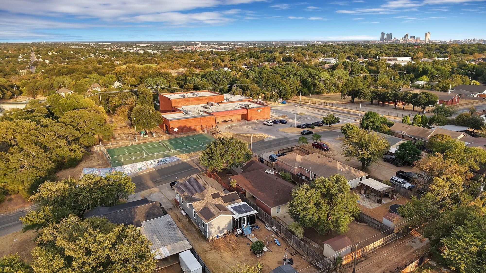 main property photo 18
