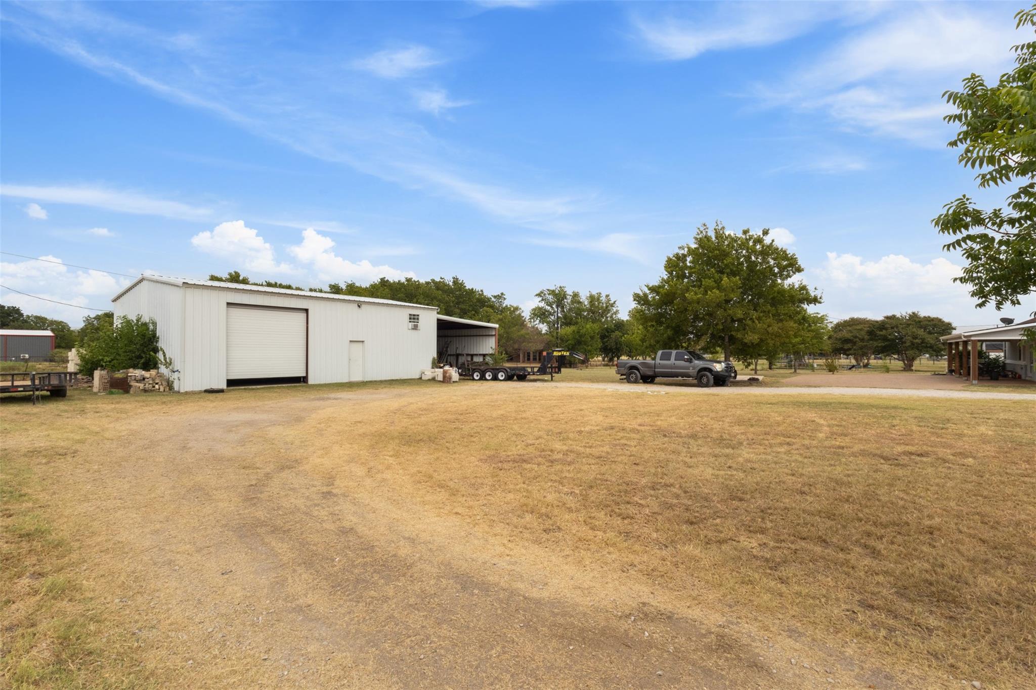 main property photo 27