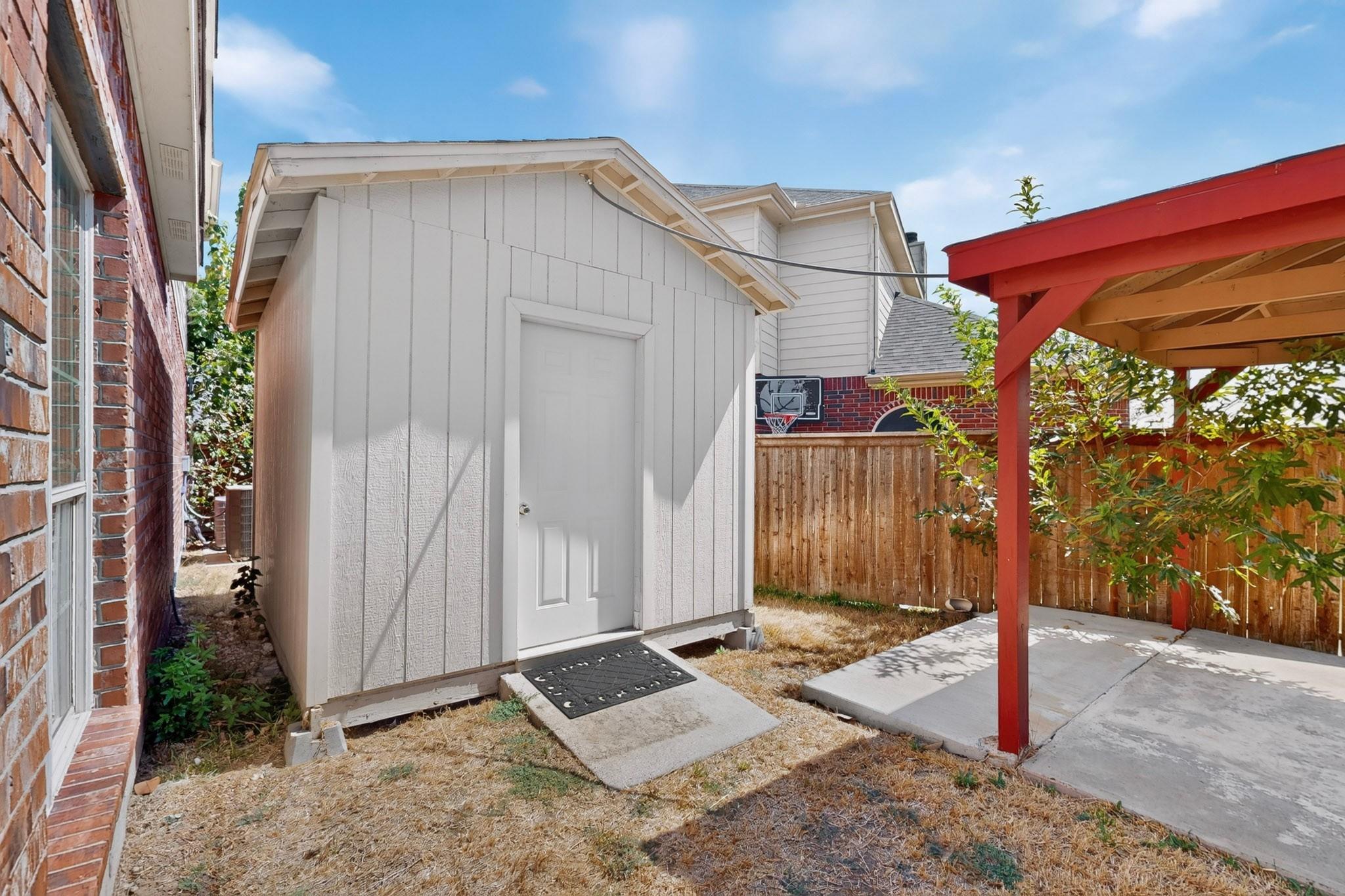 main property photo 37