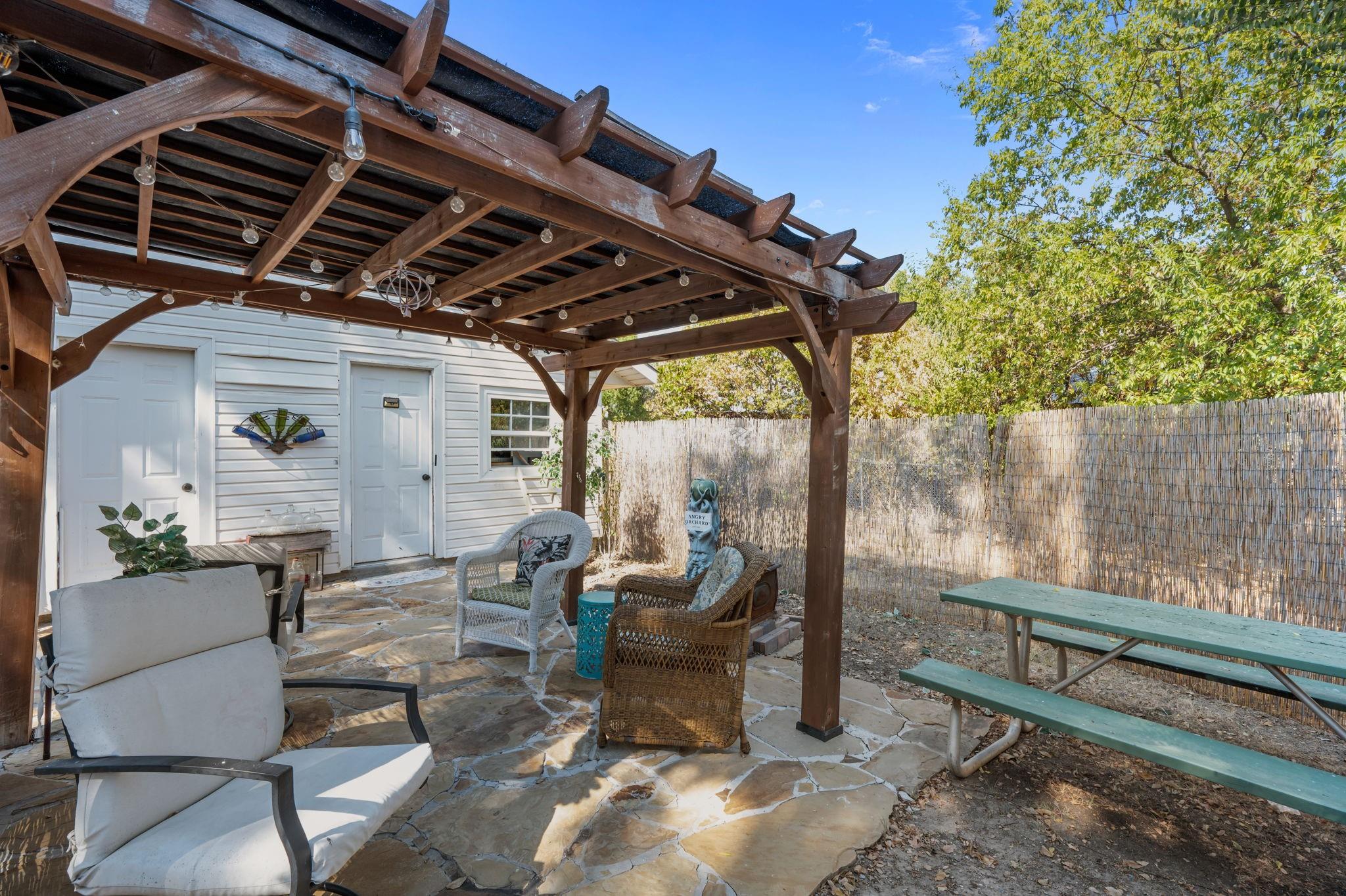 main property photo 27