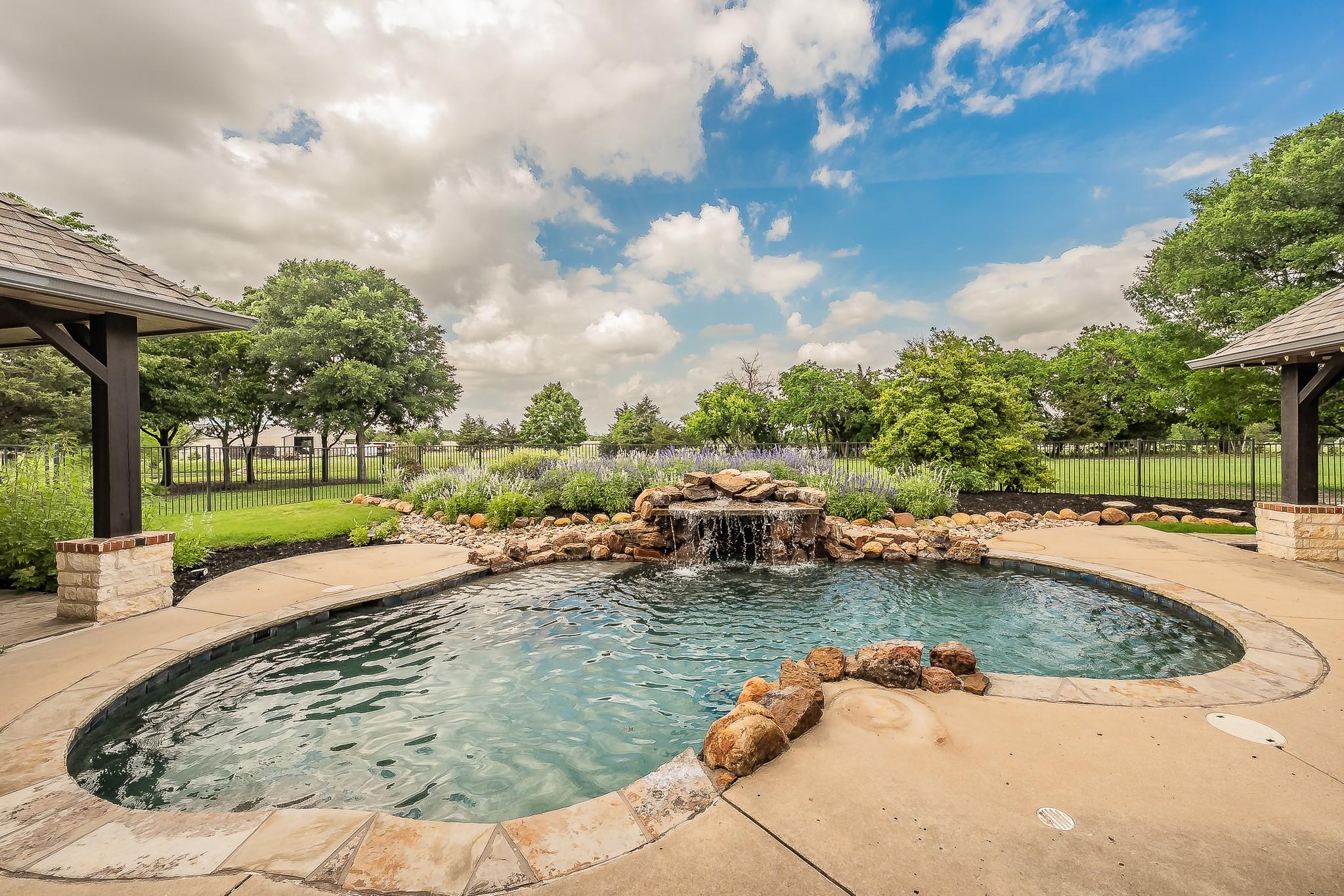 main property photo 31