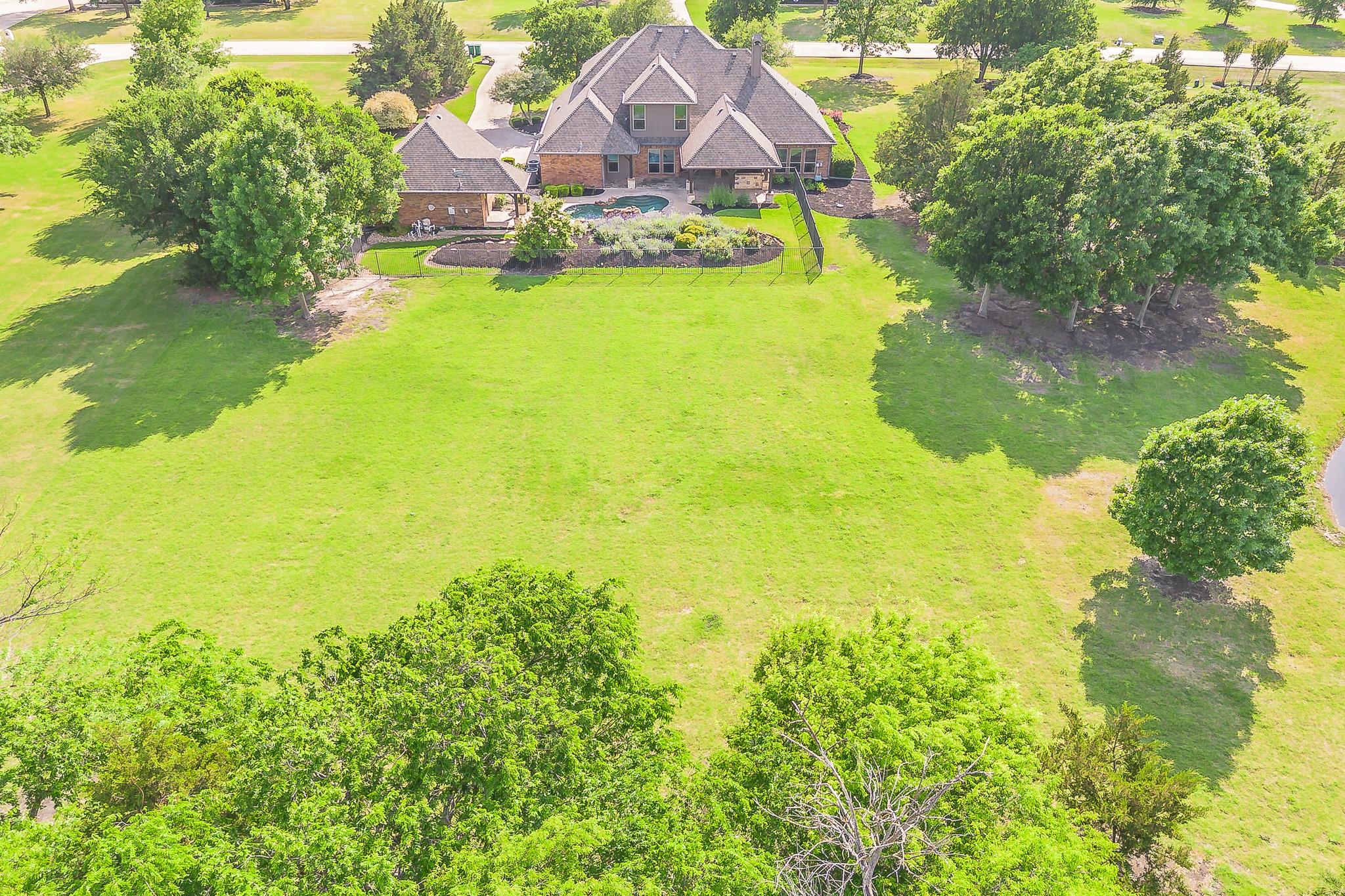 main property photo 32