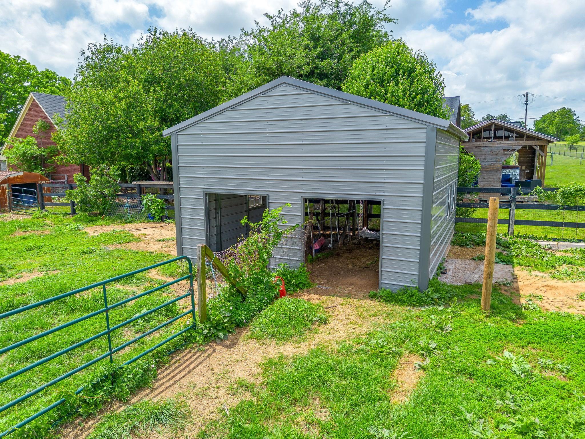 main property photo 32