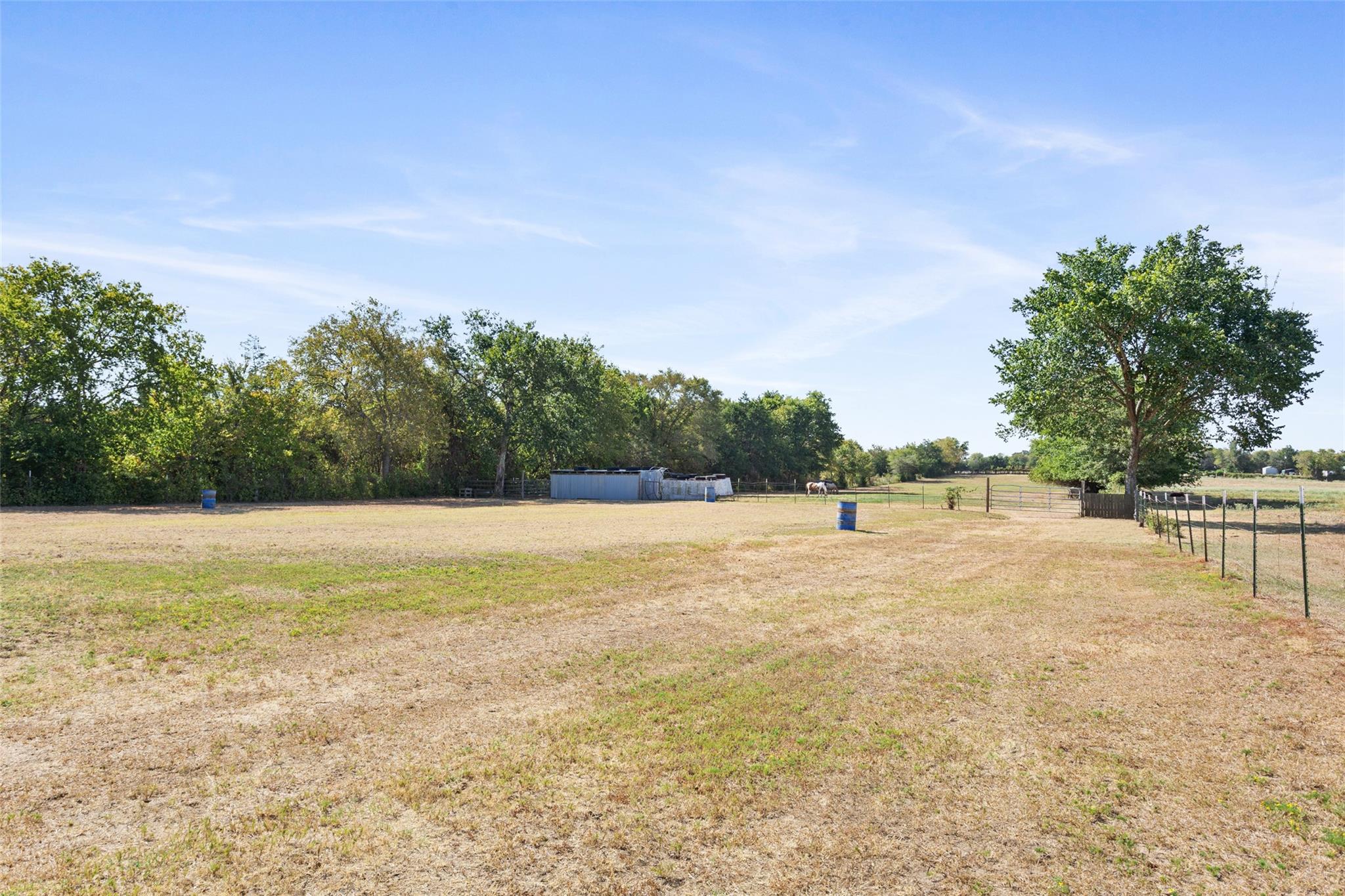 main property photo 30