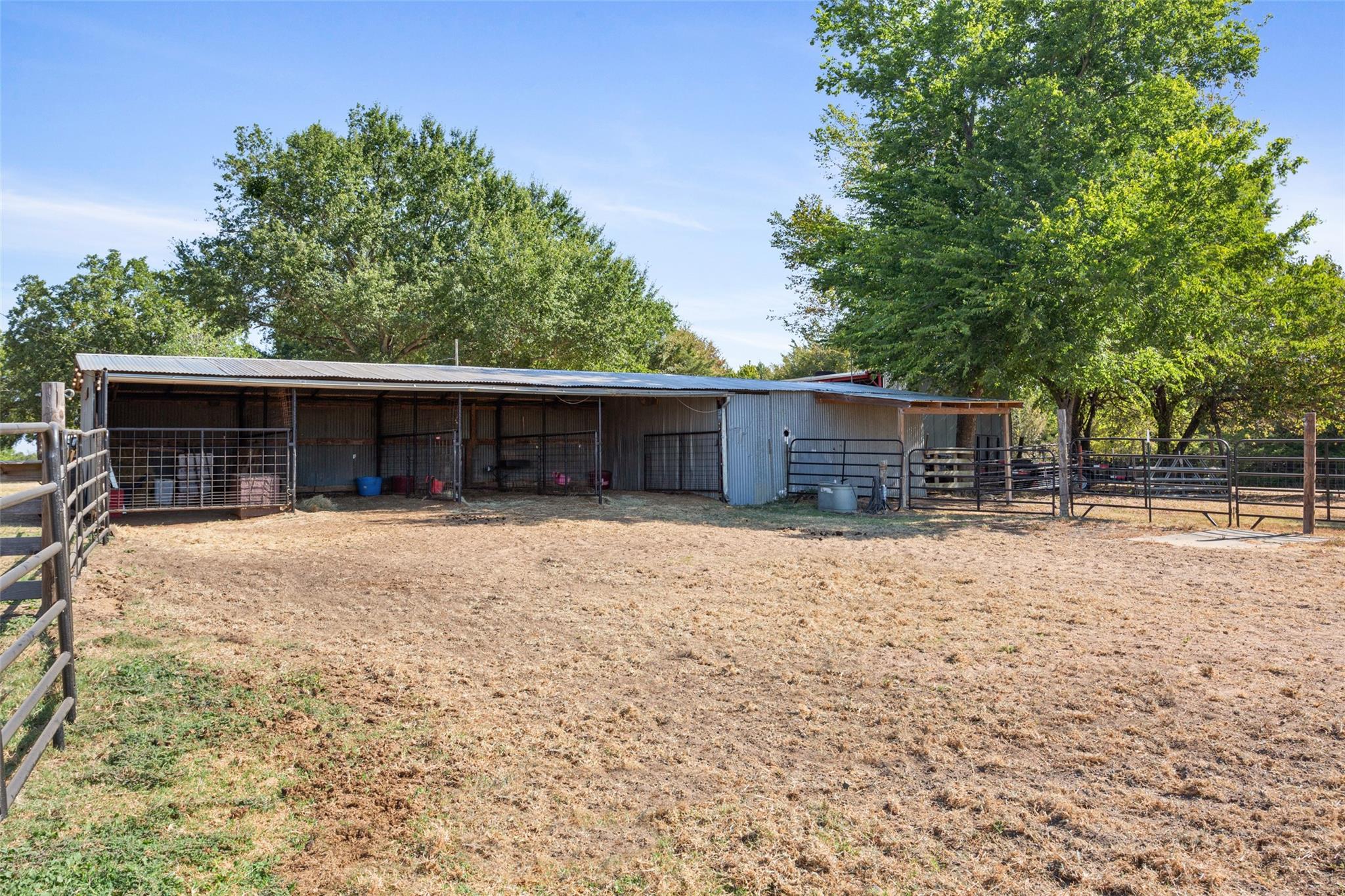 main property photo 31