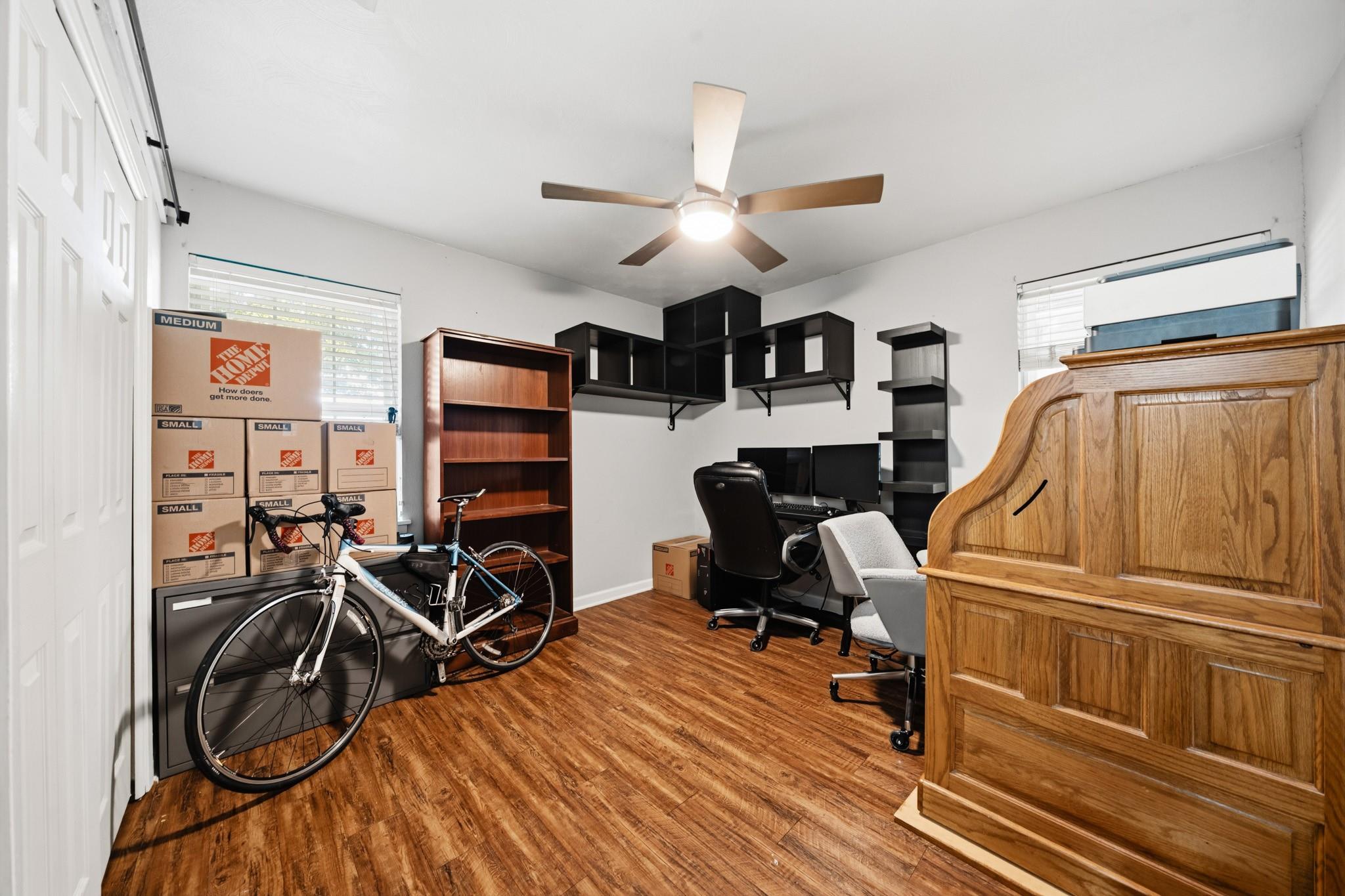 main property photo 28