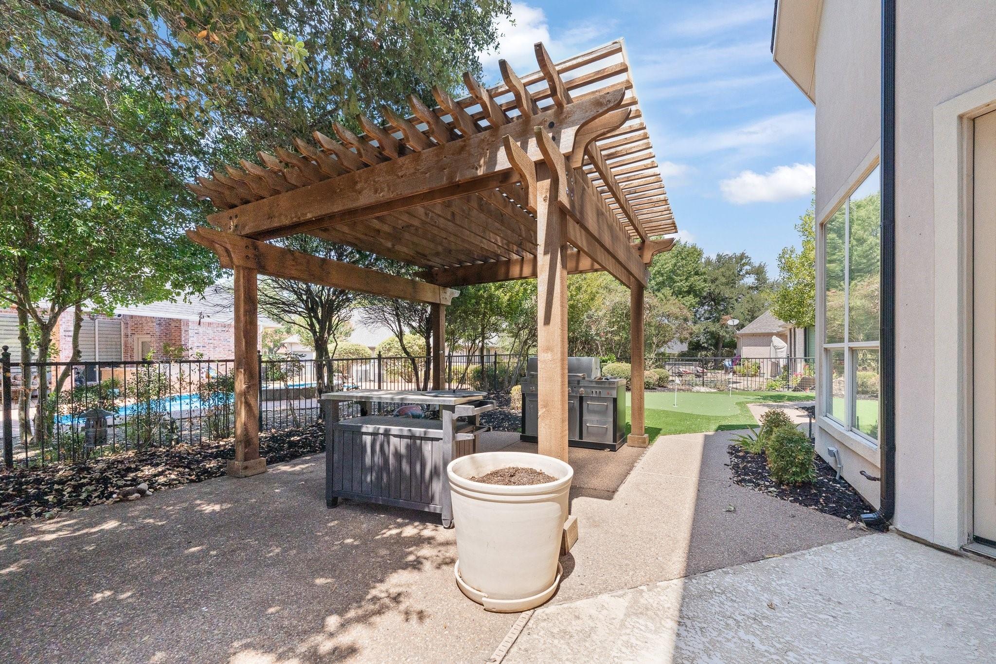 main property photo 30