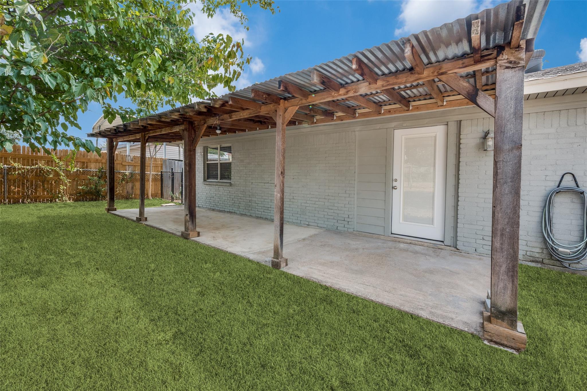 main property photo 21