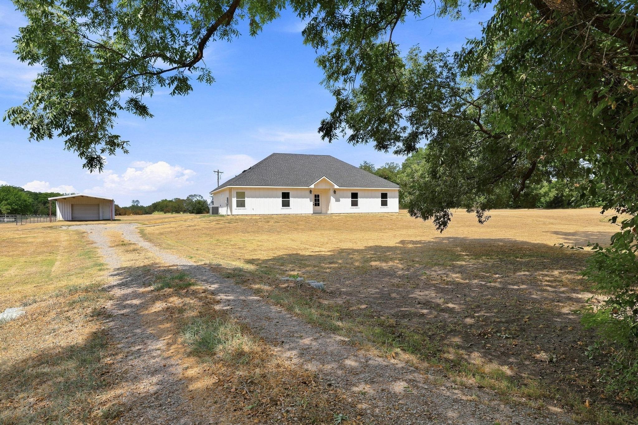 main property photo 33
