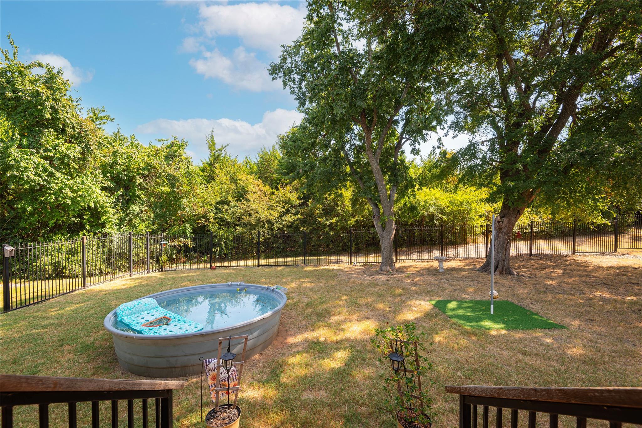 main property photo 31
