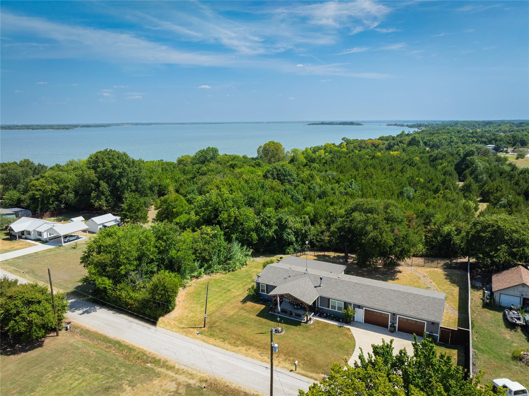 main property photo 34