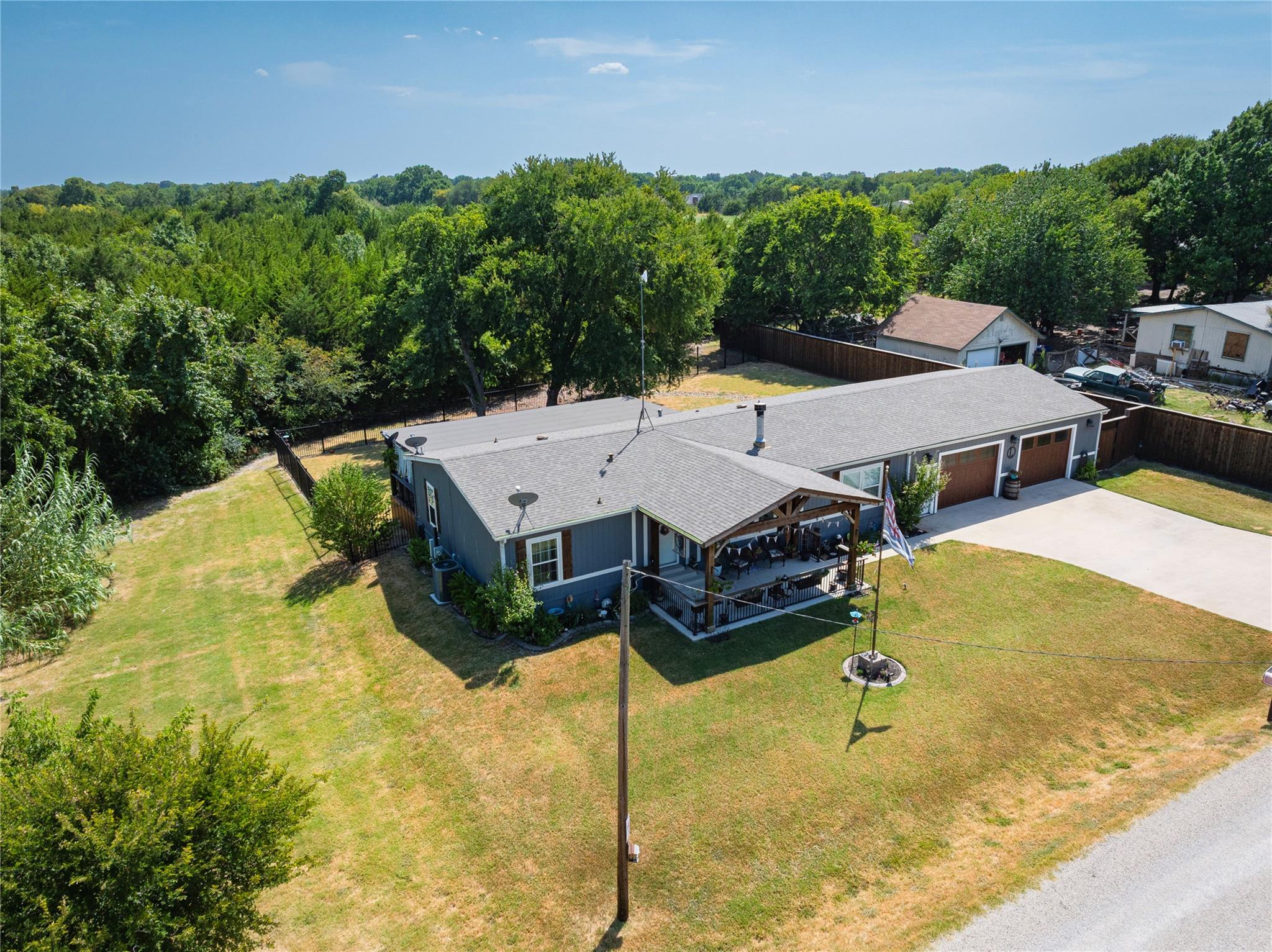 main property photo 38