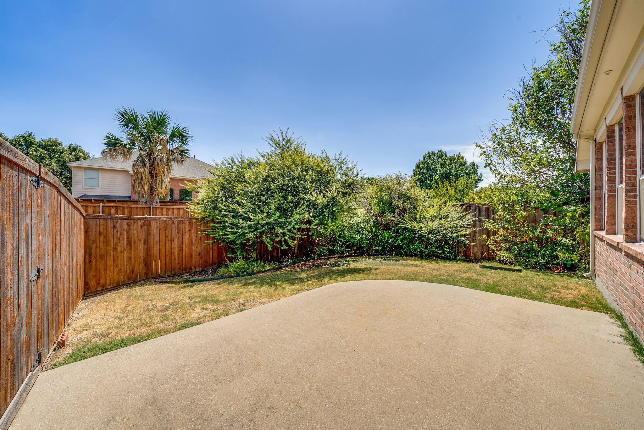 main property photo 28