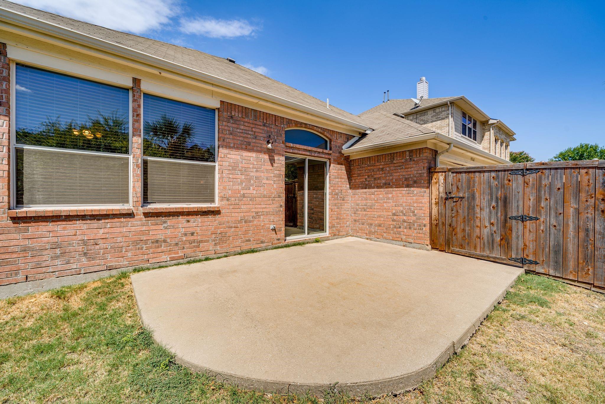 main property photo 30