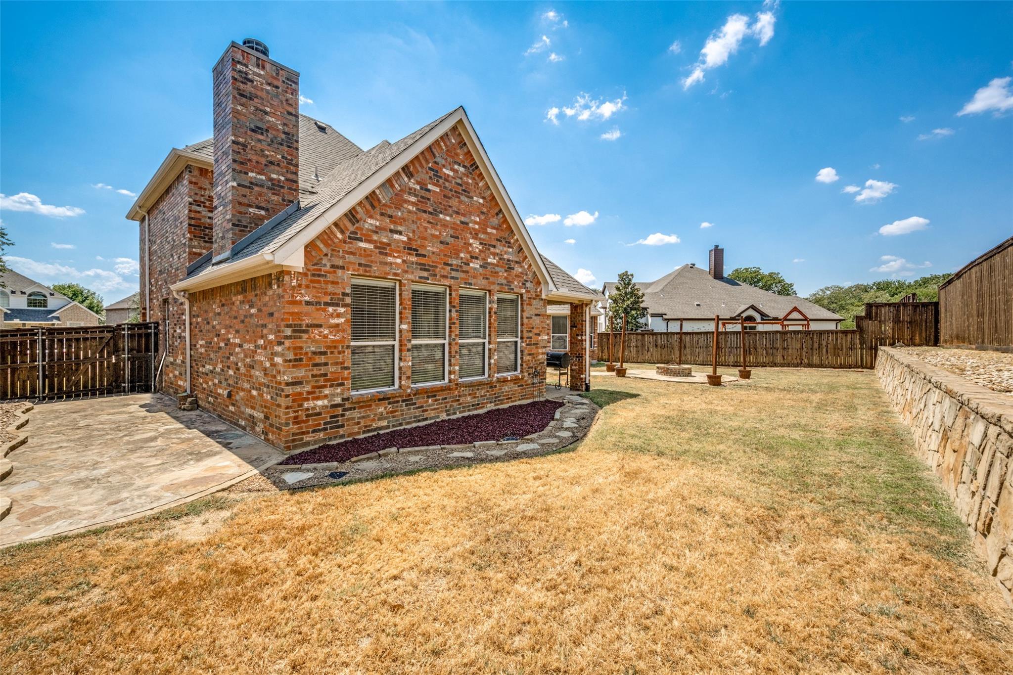 main property photo 32