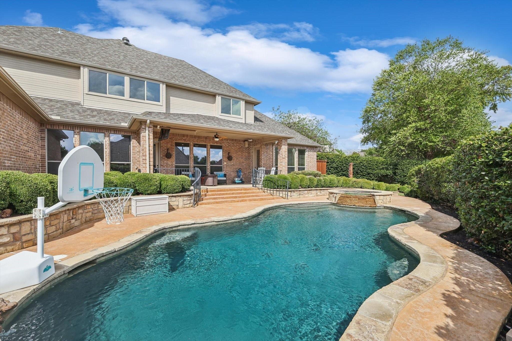 main property photo 32