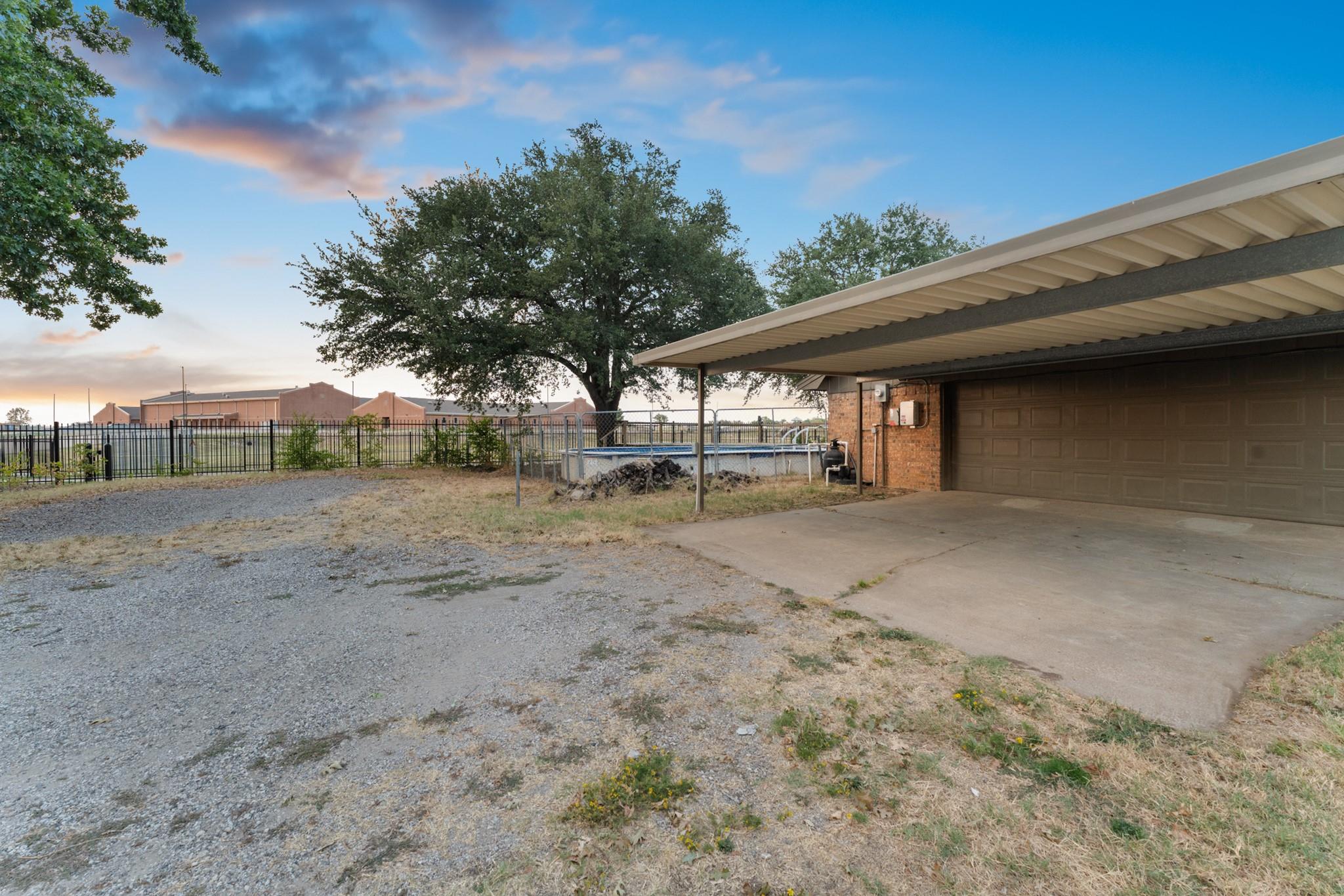 main property photo 27