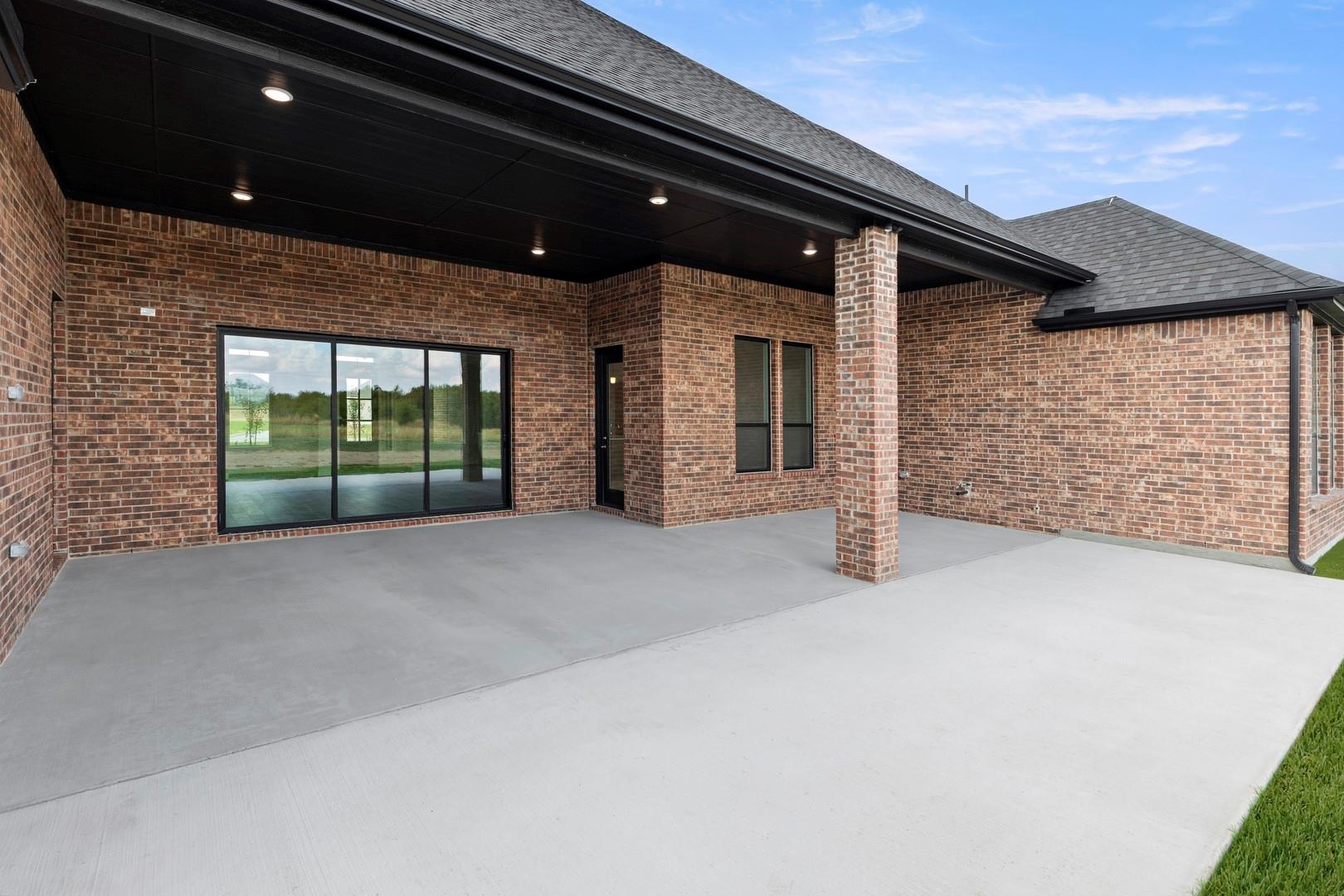 main property photo 37