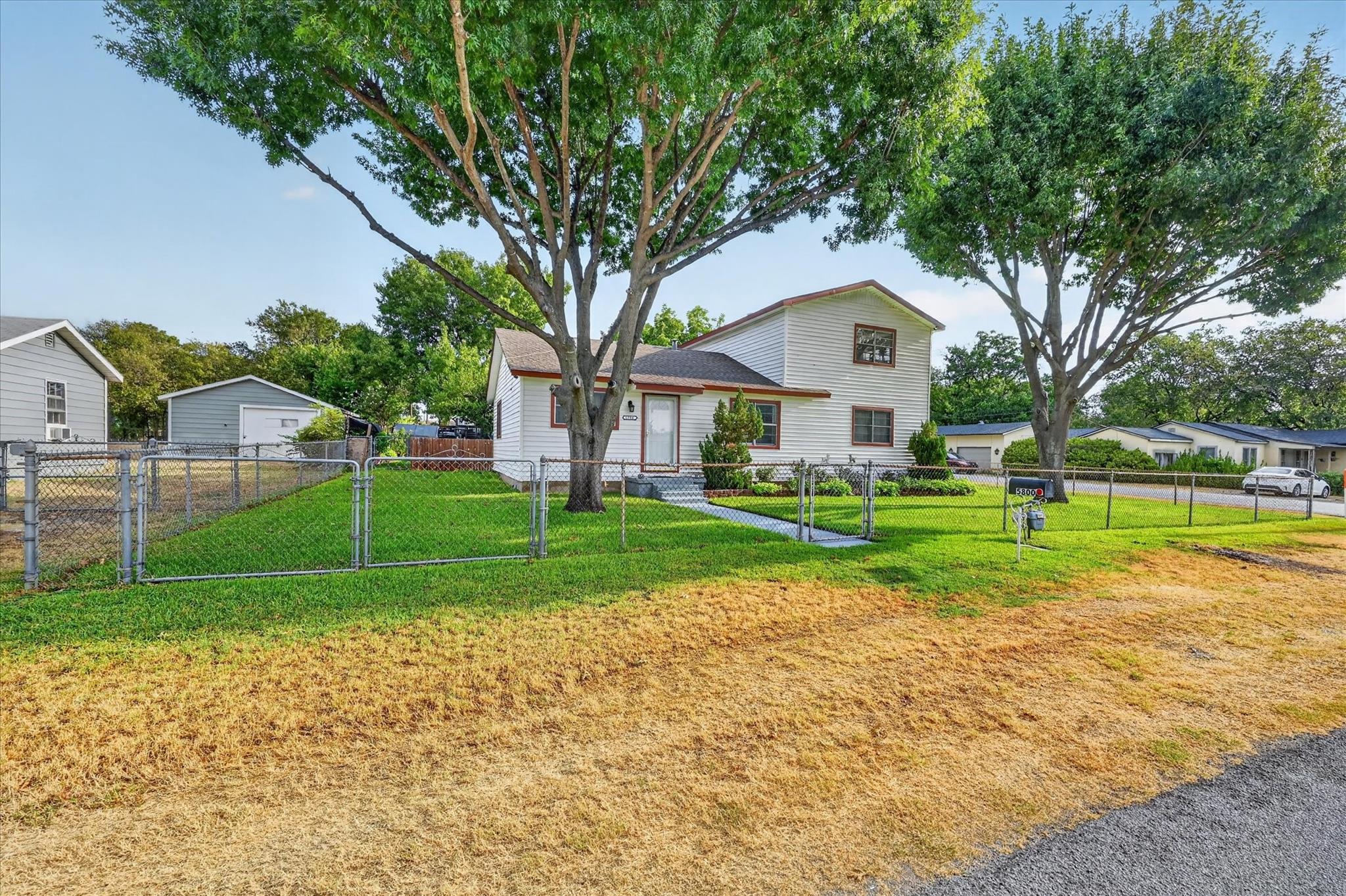 main property photo 2