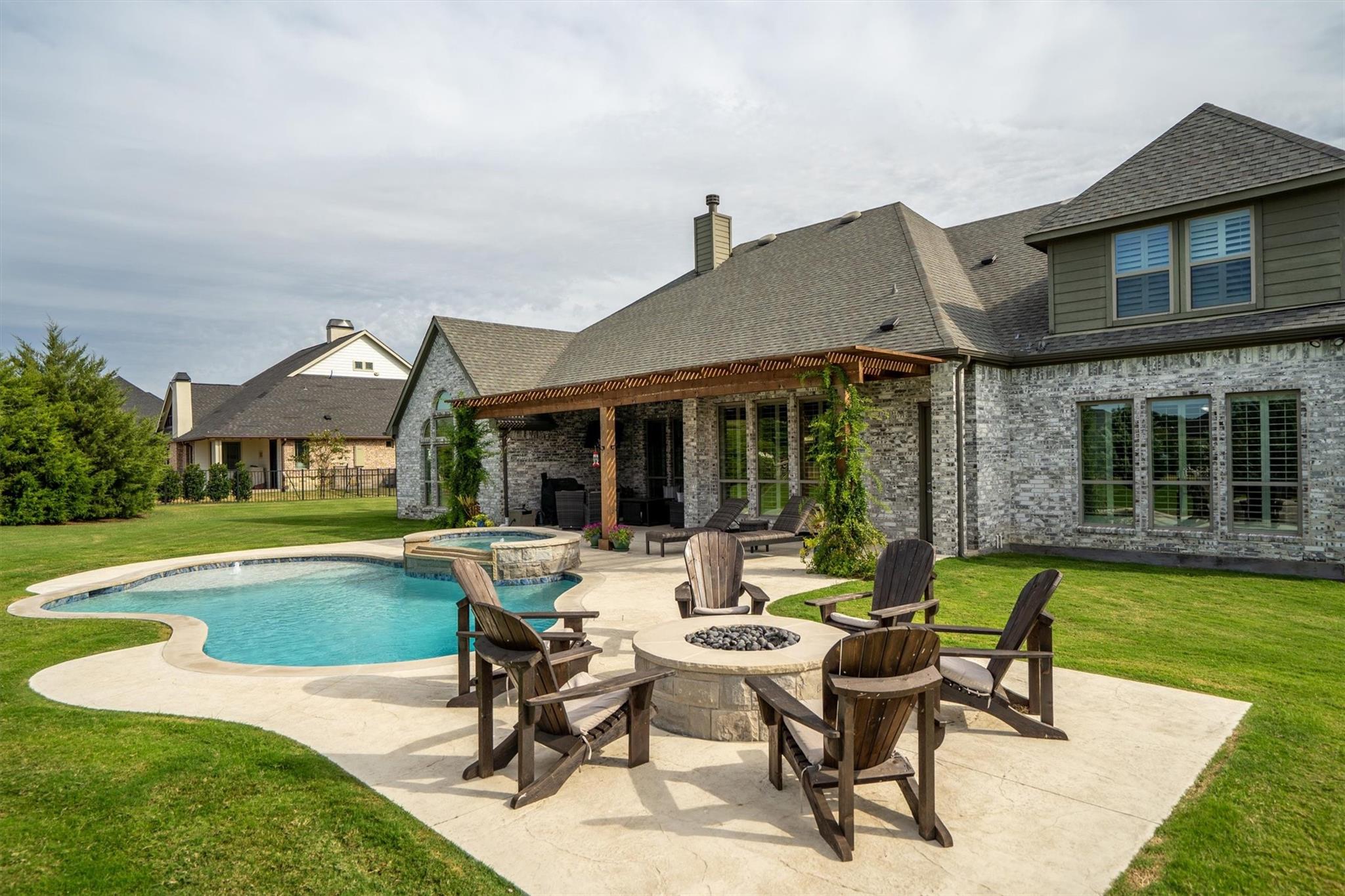 main property photo 27