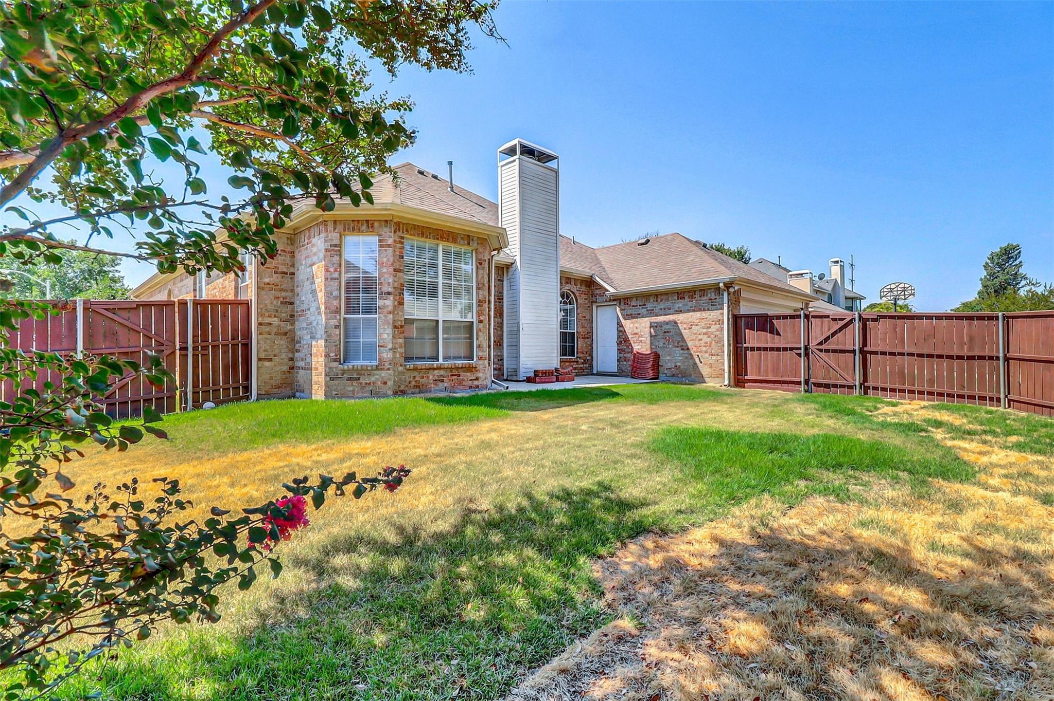 main property photo 22