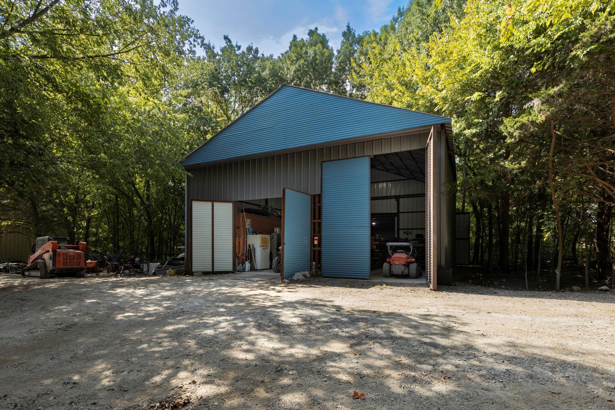 main property photo 31