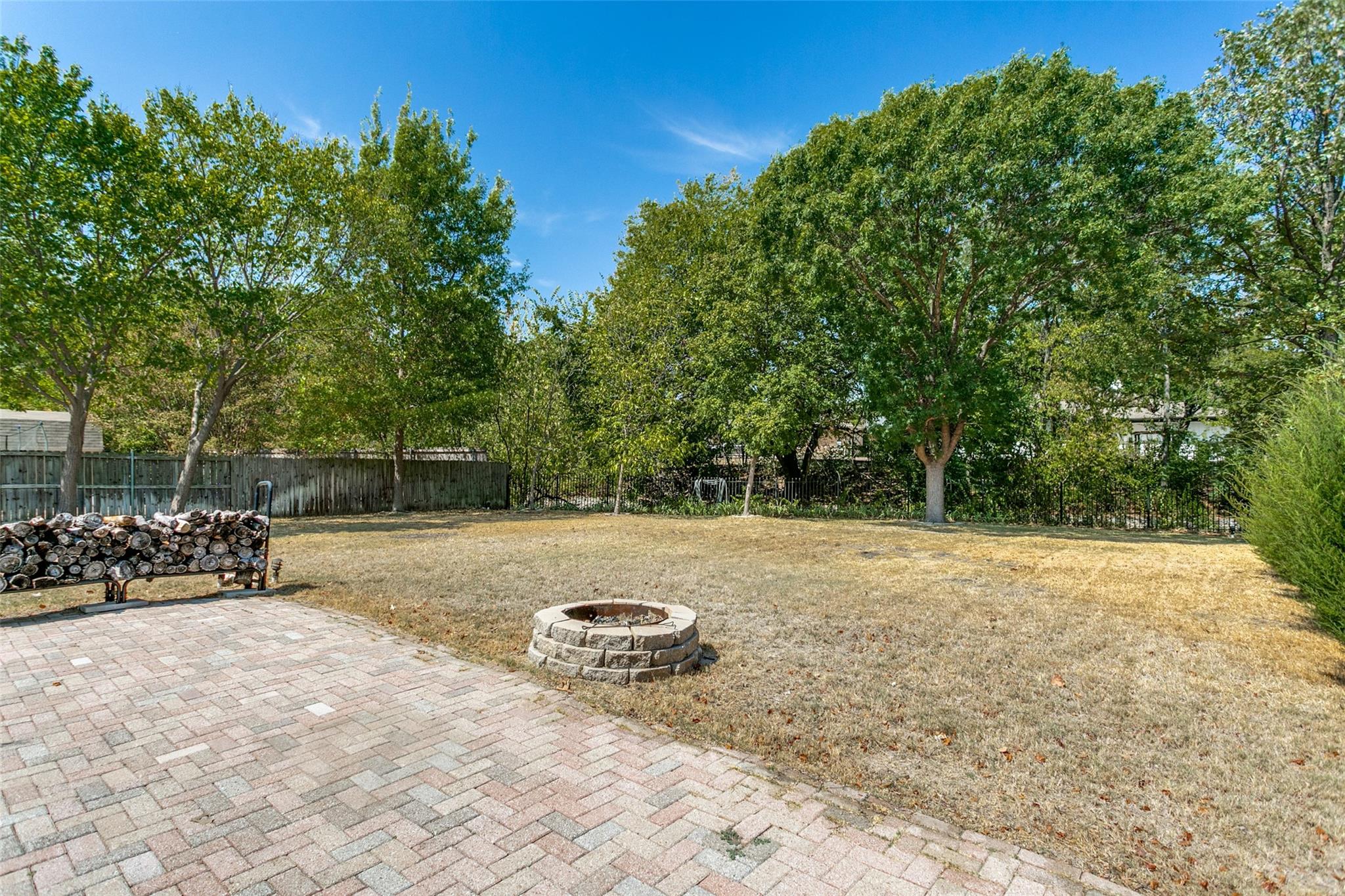 main property photo 25