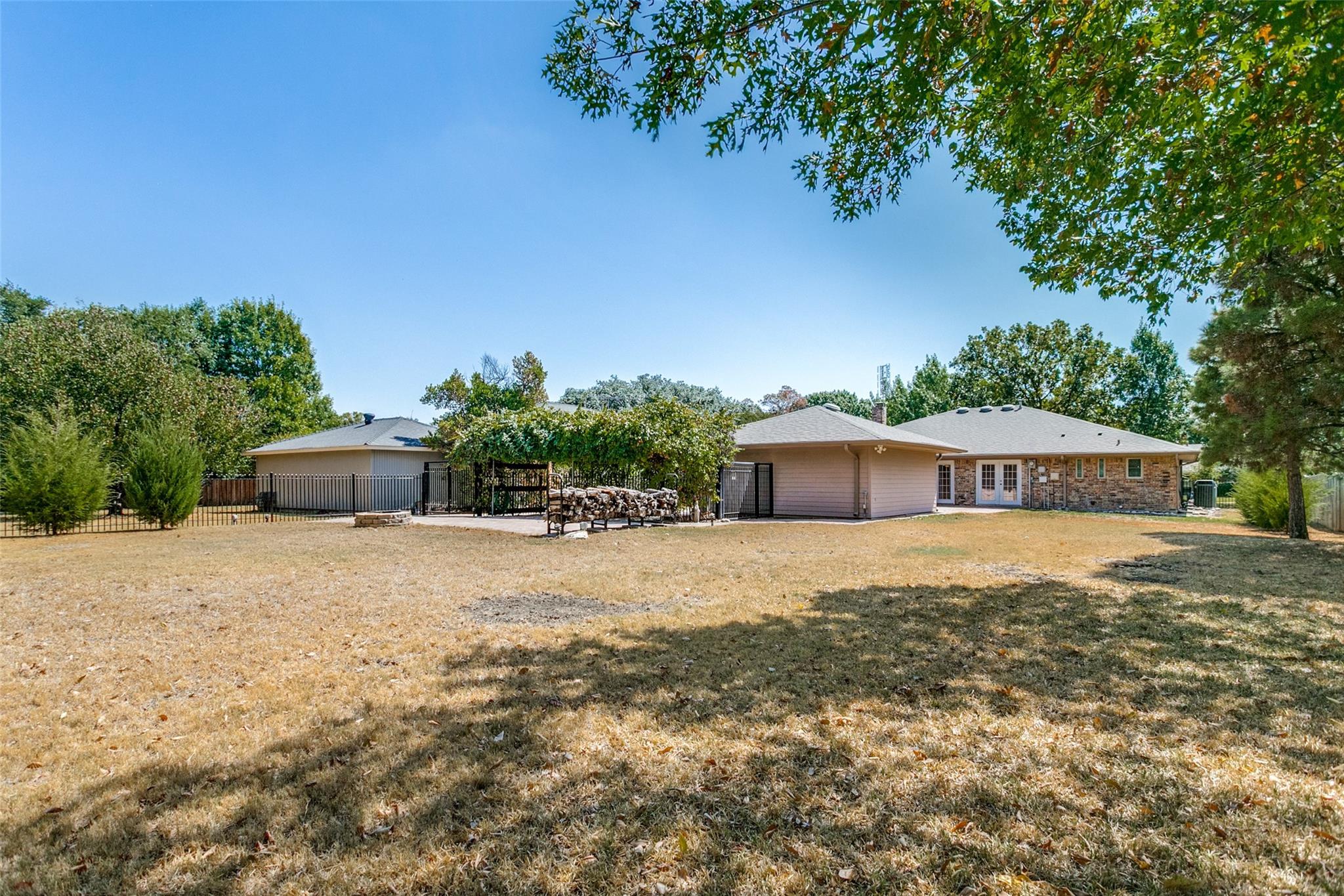 main property photo 26