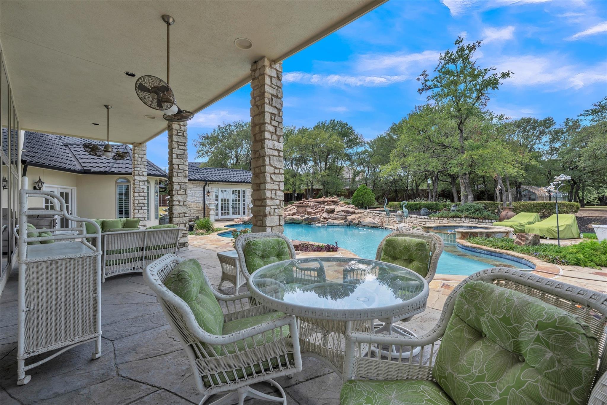 main property photo 29