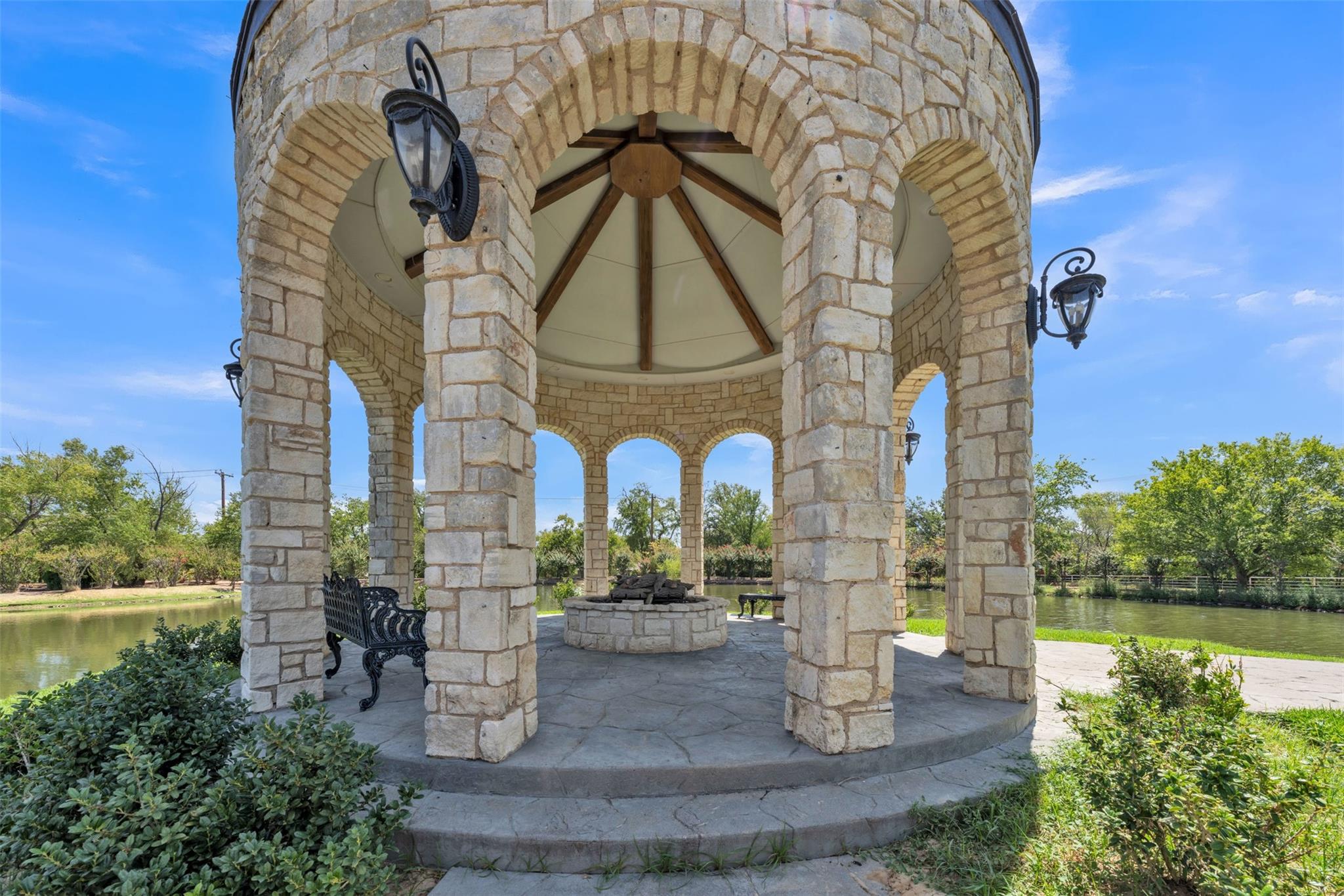 main property photo 35