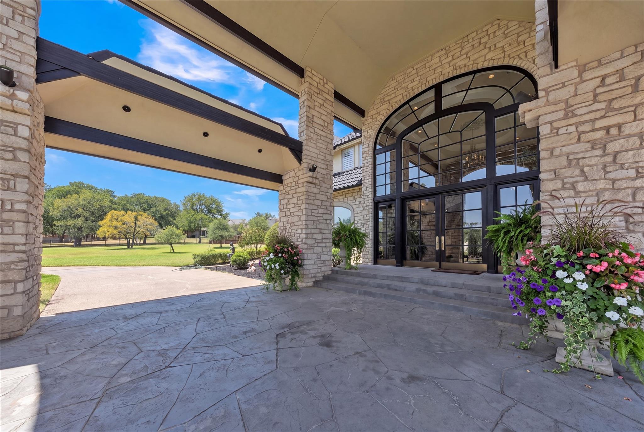 main property photo 8