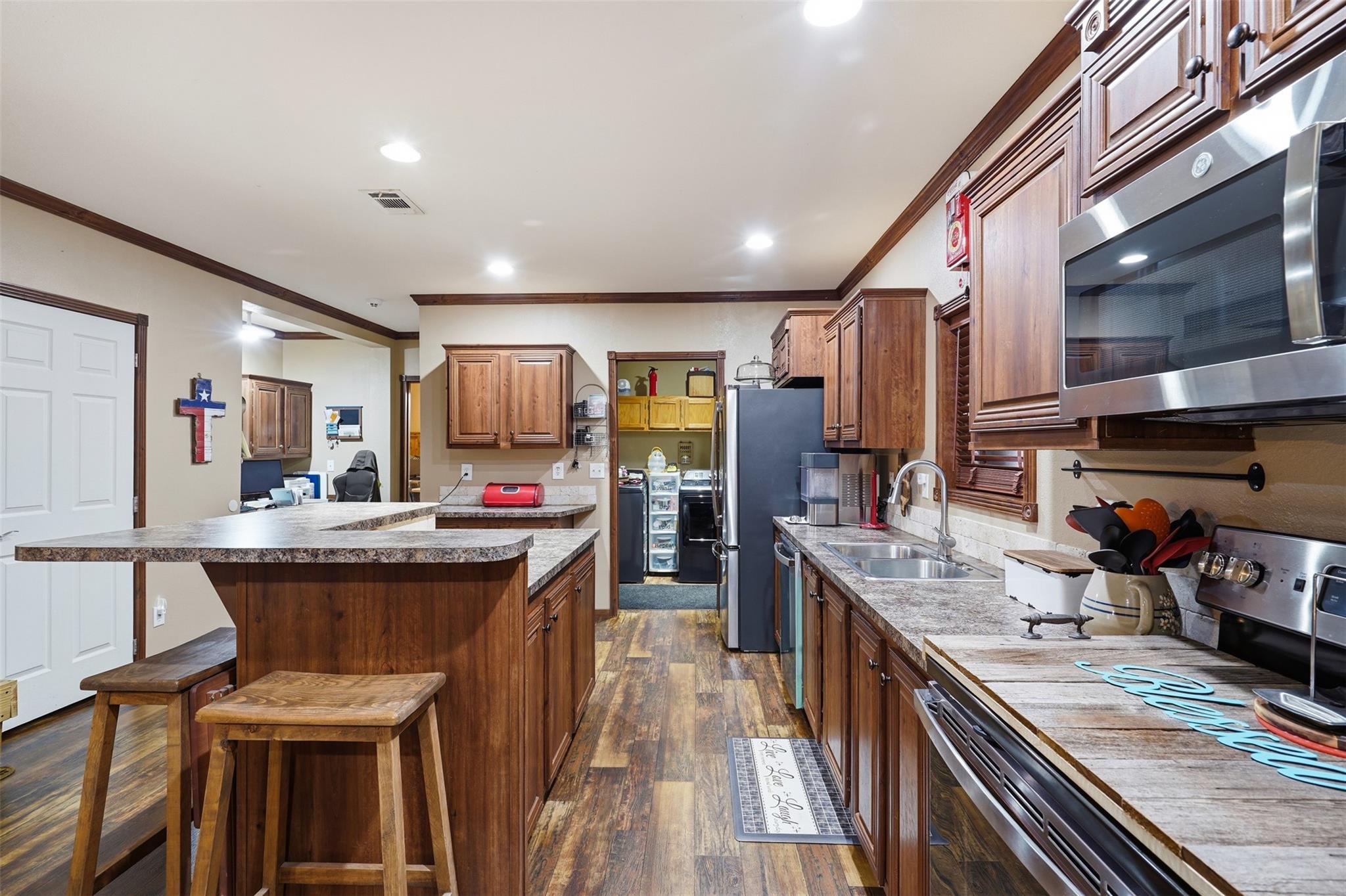 main property photo 12
