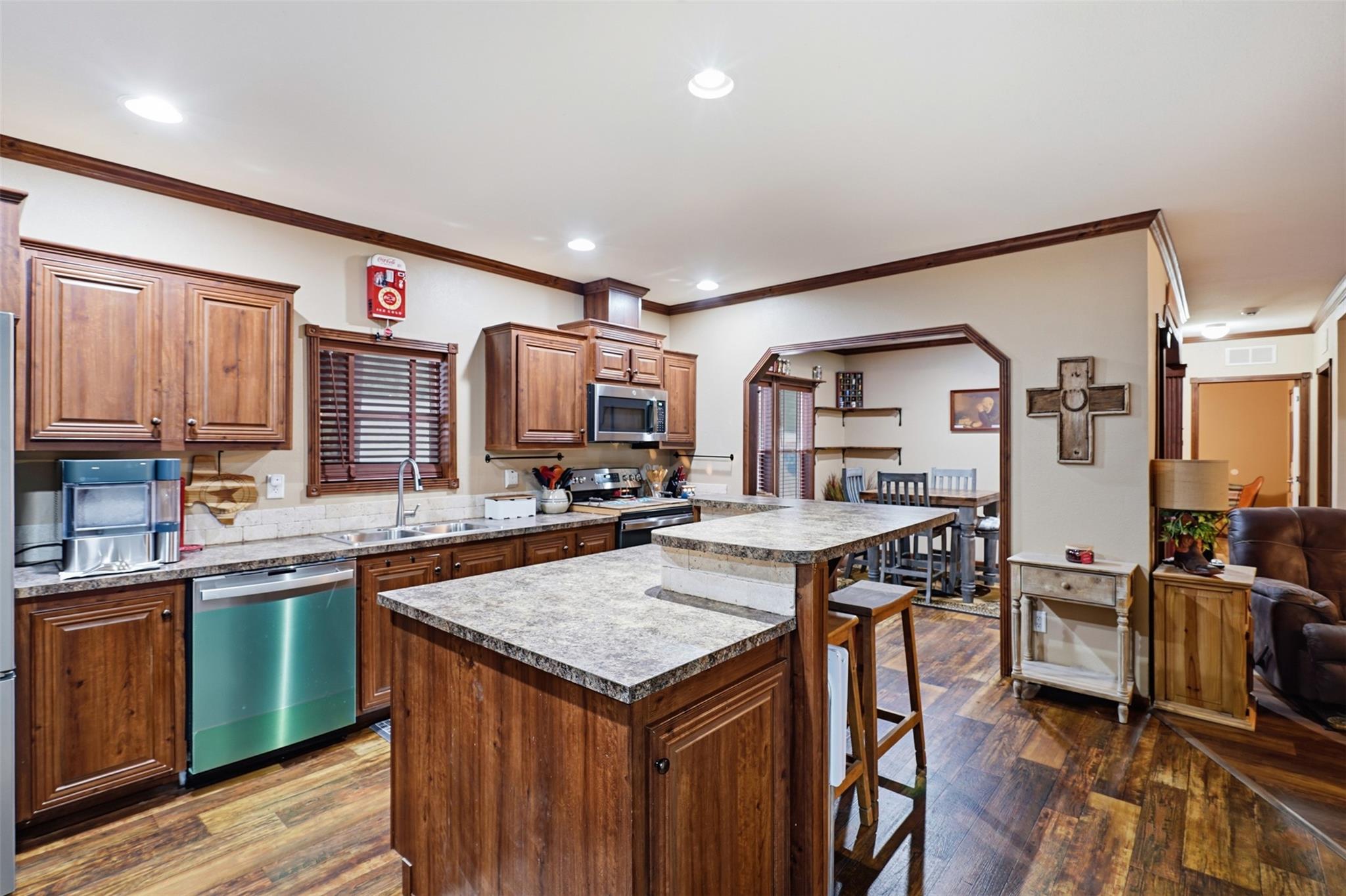 main property photo 15