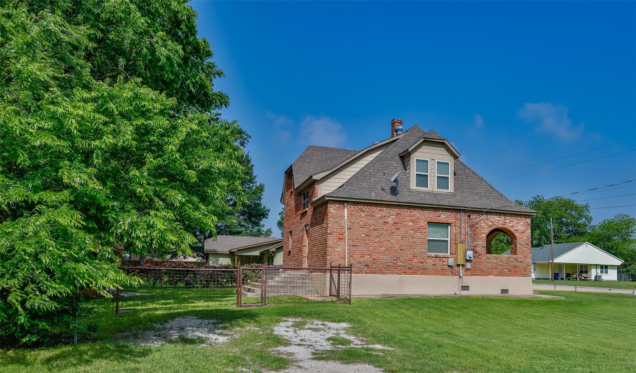 main property photo 27