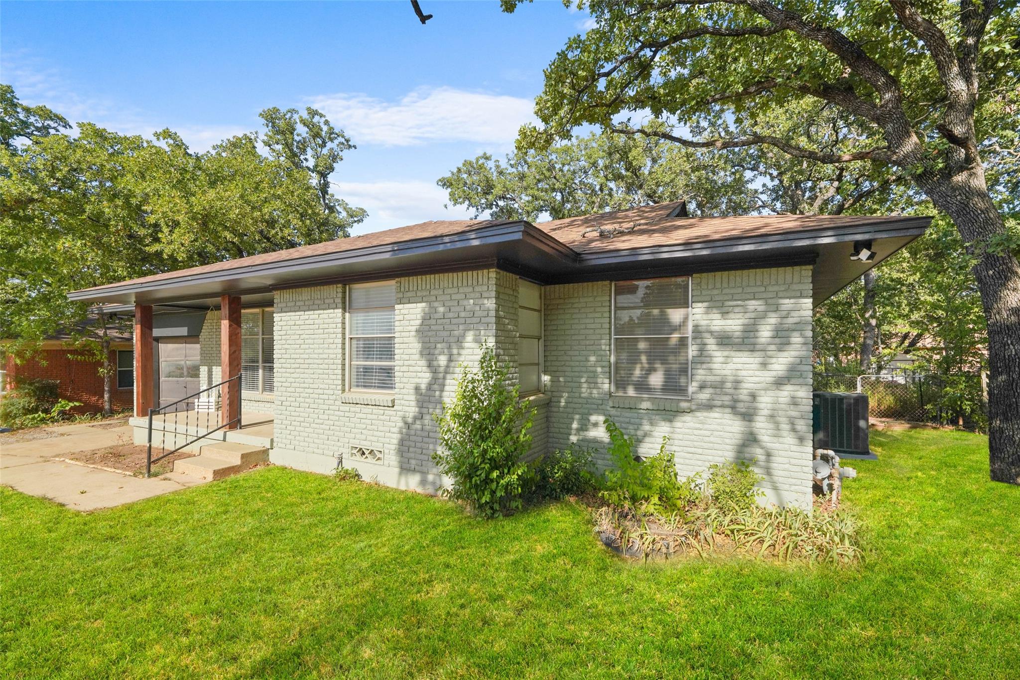 main property photo 22