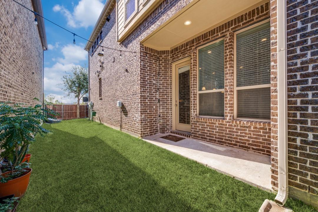 main property photo 11