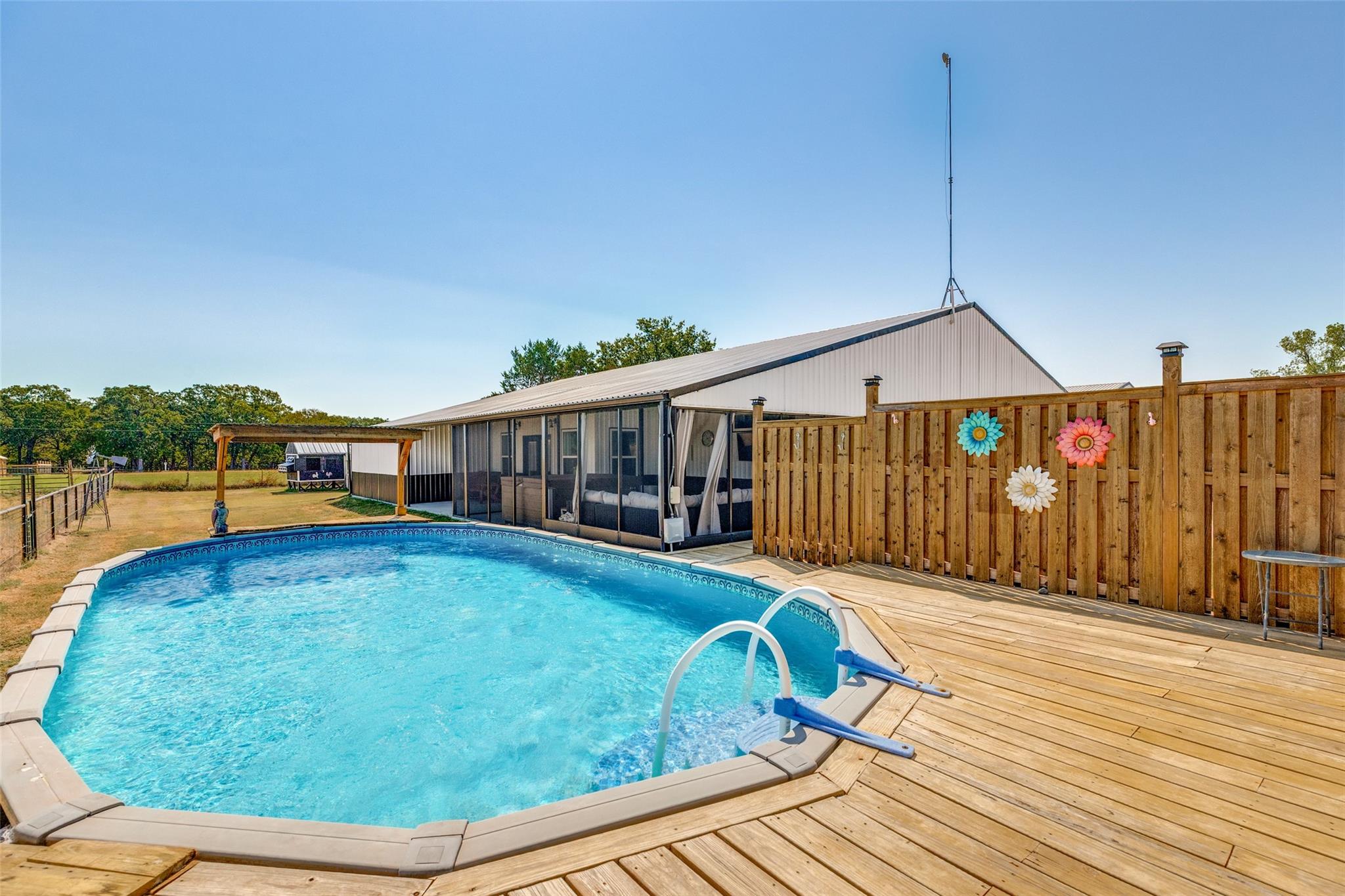 main property photo 18