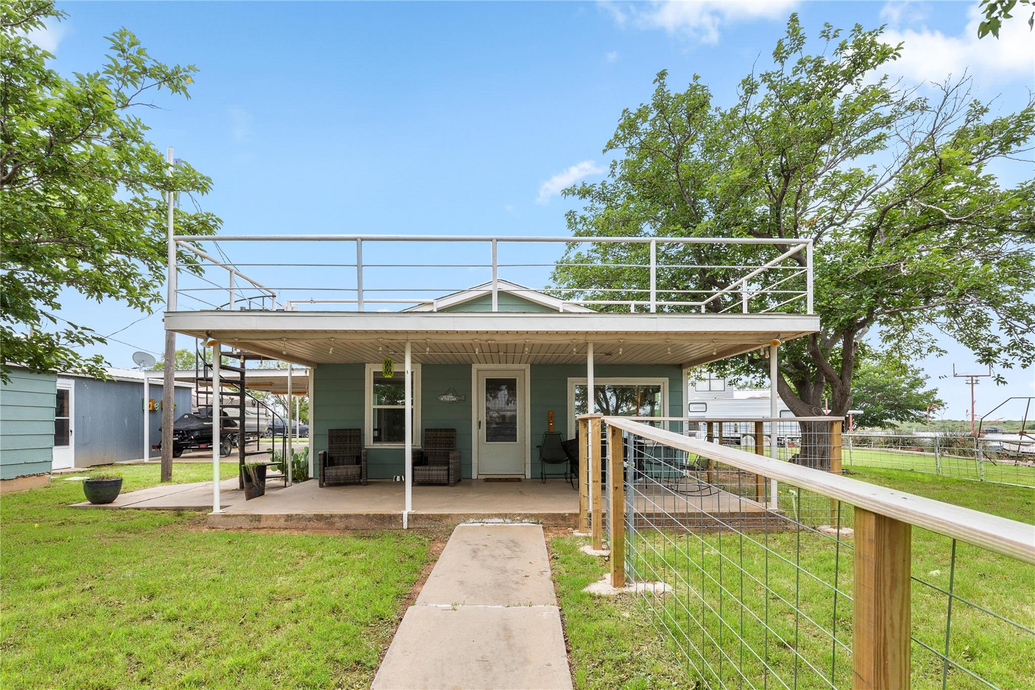 main property photo 4