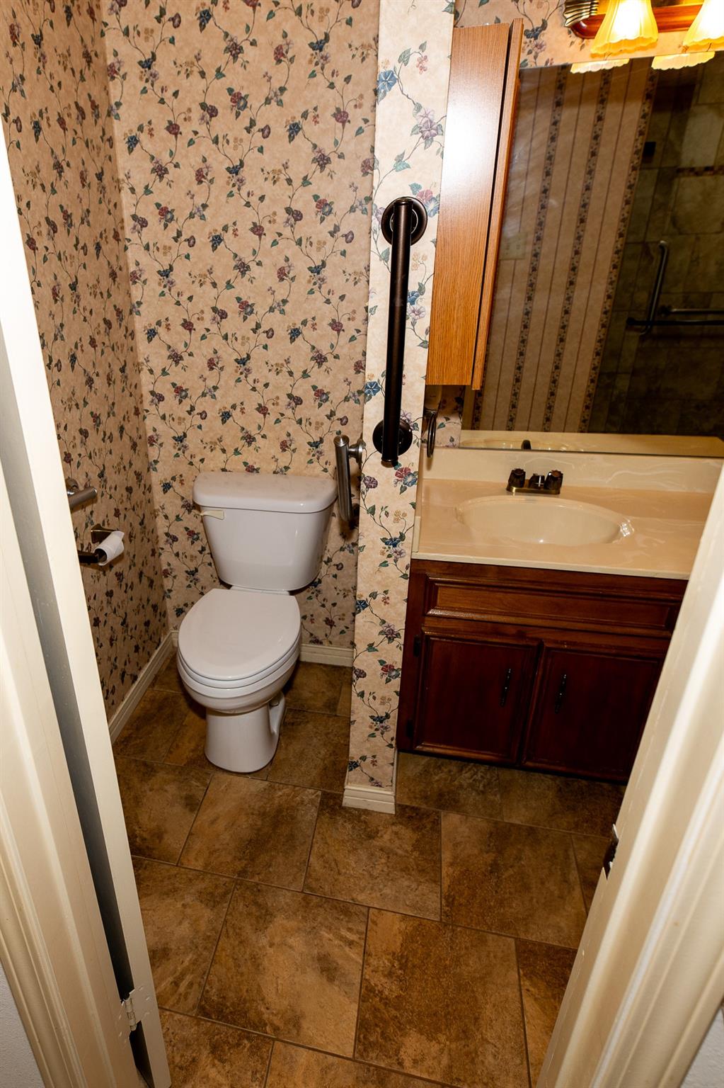 main property photo 16