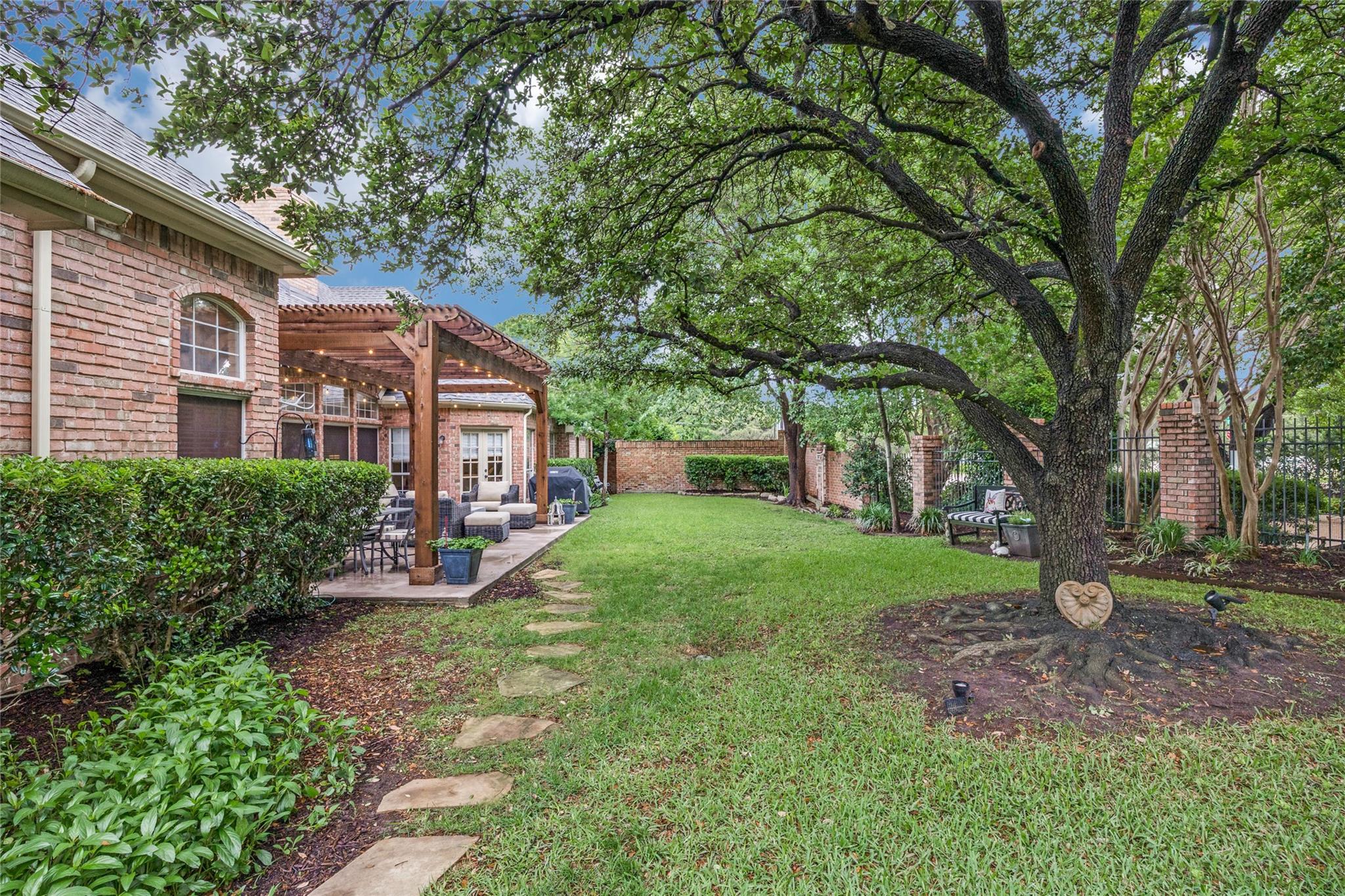 main property photo 23