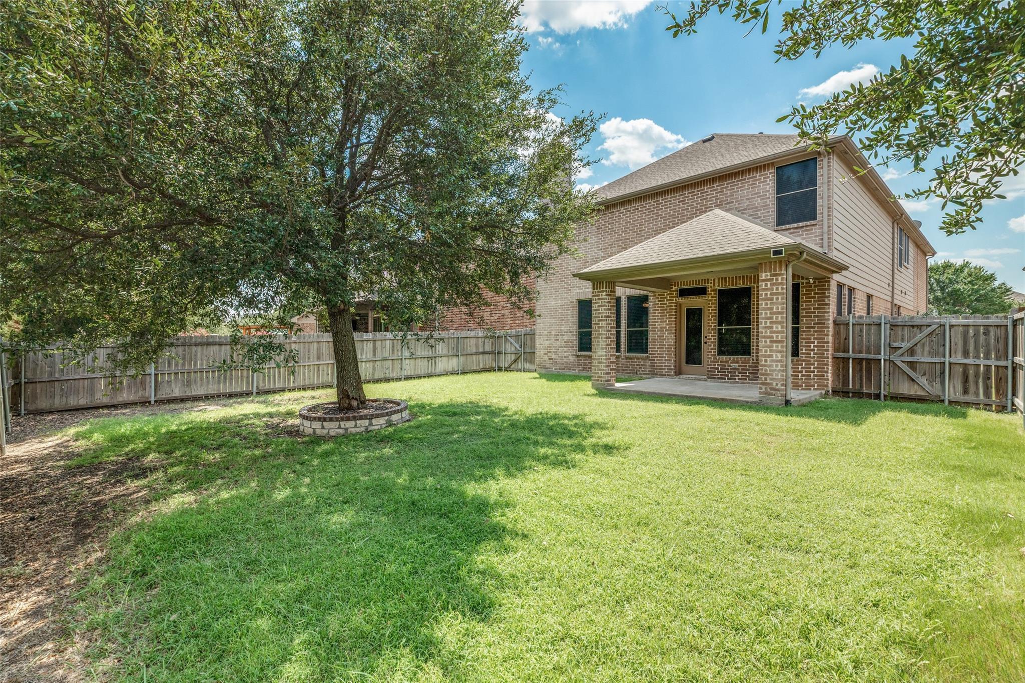 main property photo 24