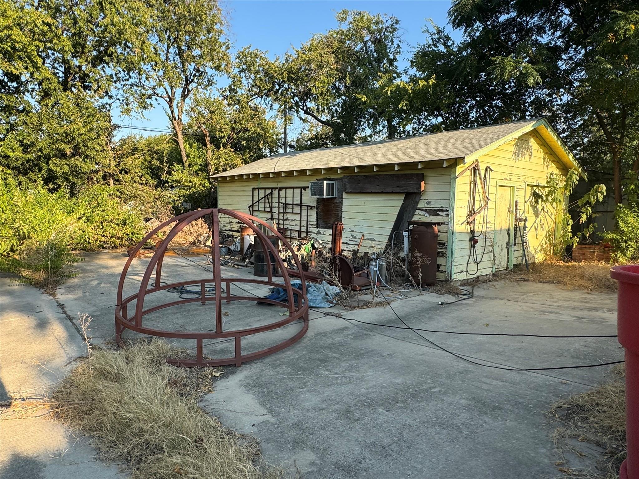 main property photo 13