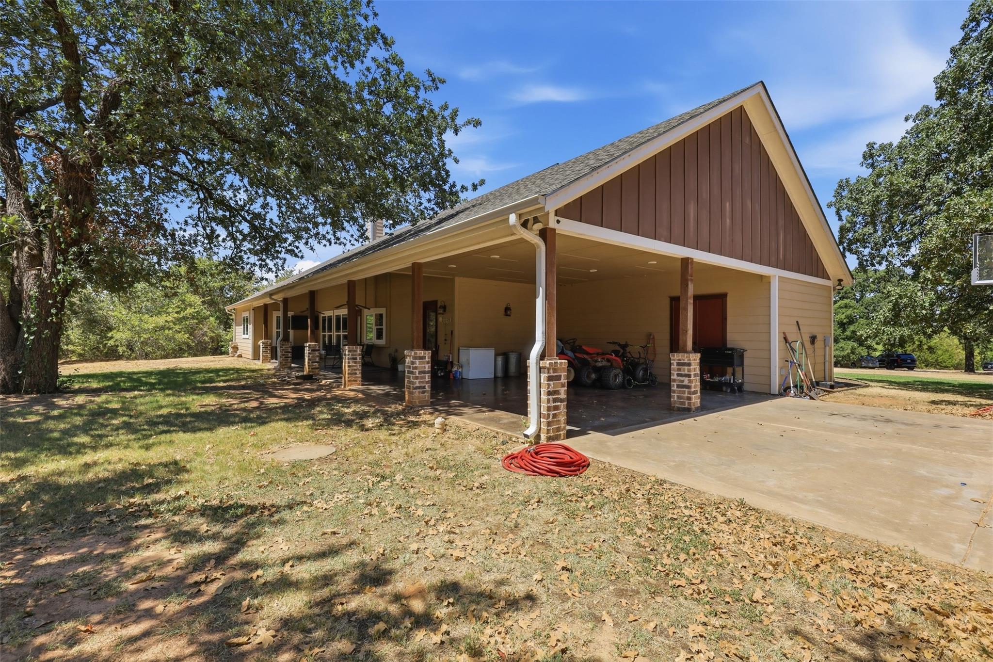main property photo 32