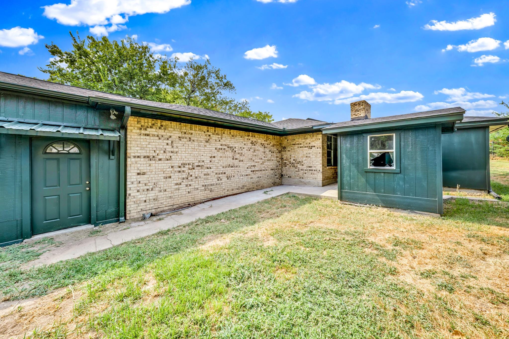 main property photo 3