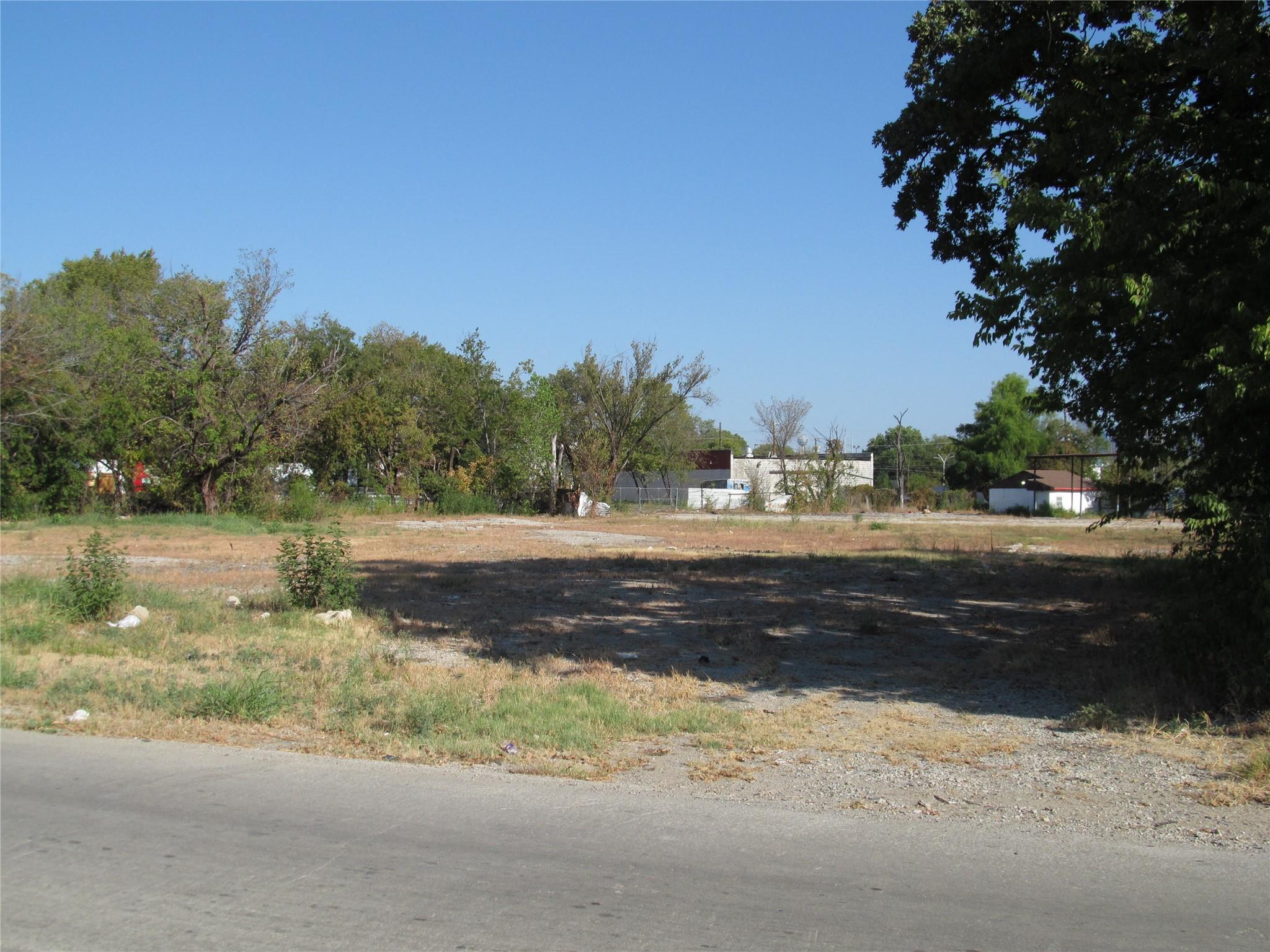 main property photo 13